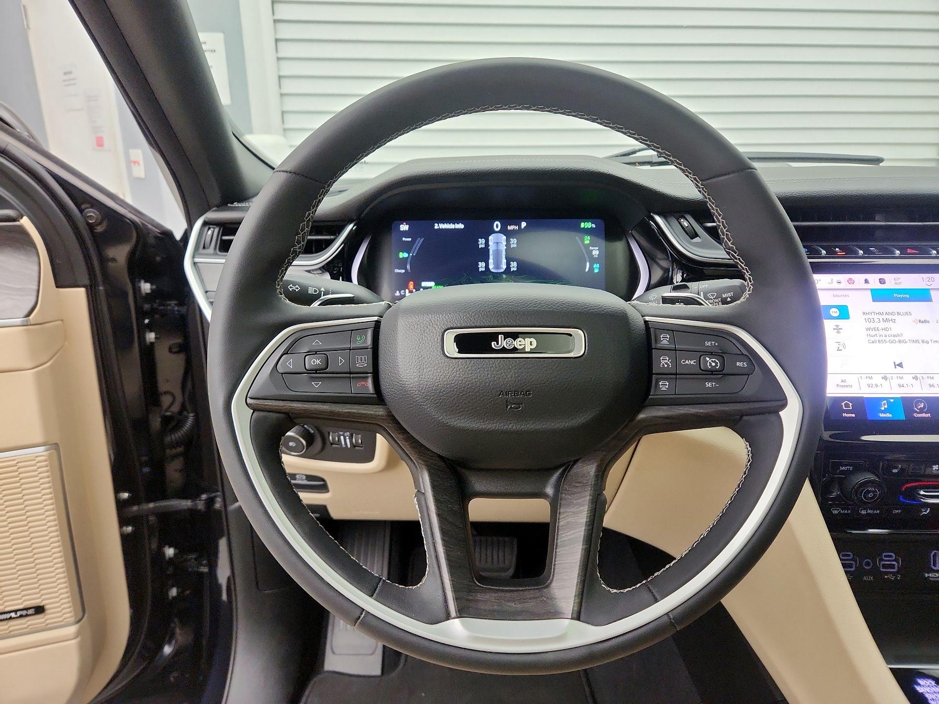 Thumbnail: 2023 Jeep Grand Cherokee - 10