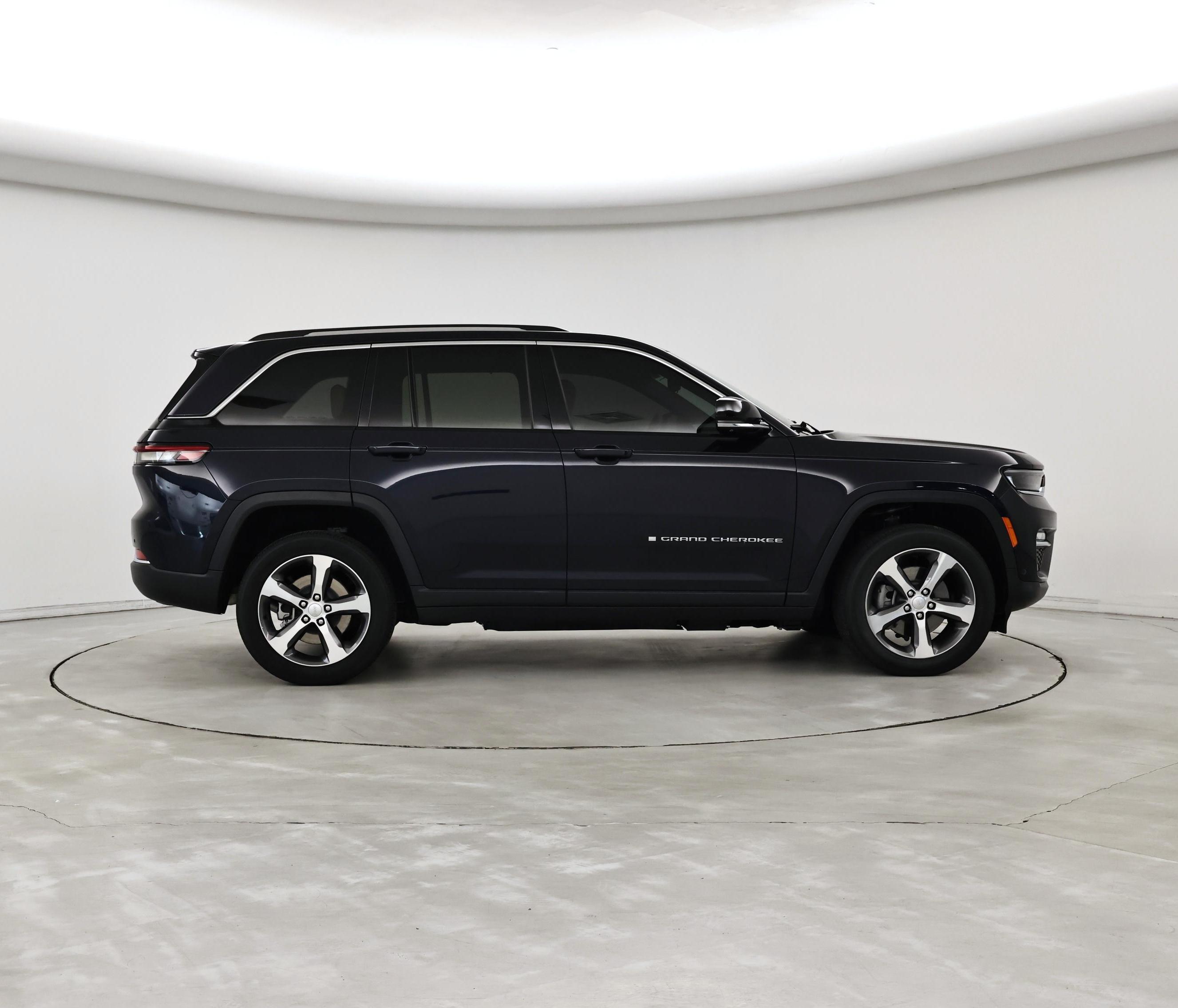 Thumbnail: 2023 Jeep Grand Cherokee - 7