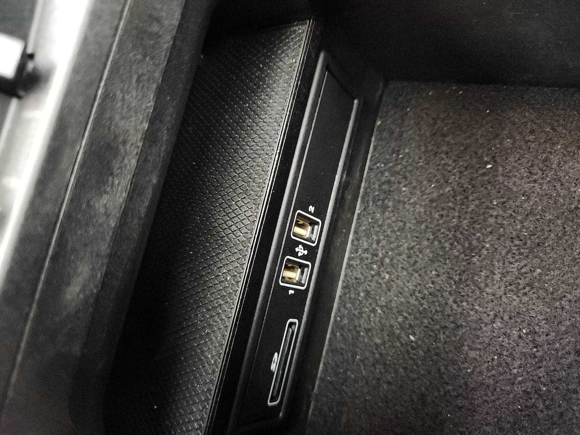 Thumbnail: 2018 Mercedes-Benz C-Class - 19