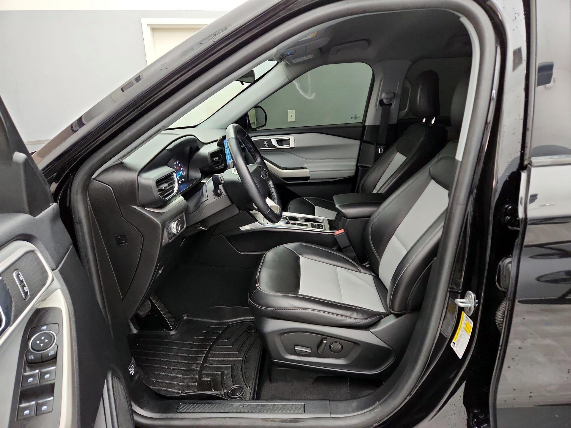 Thumbnail: 2022 Ford Explorer - 11