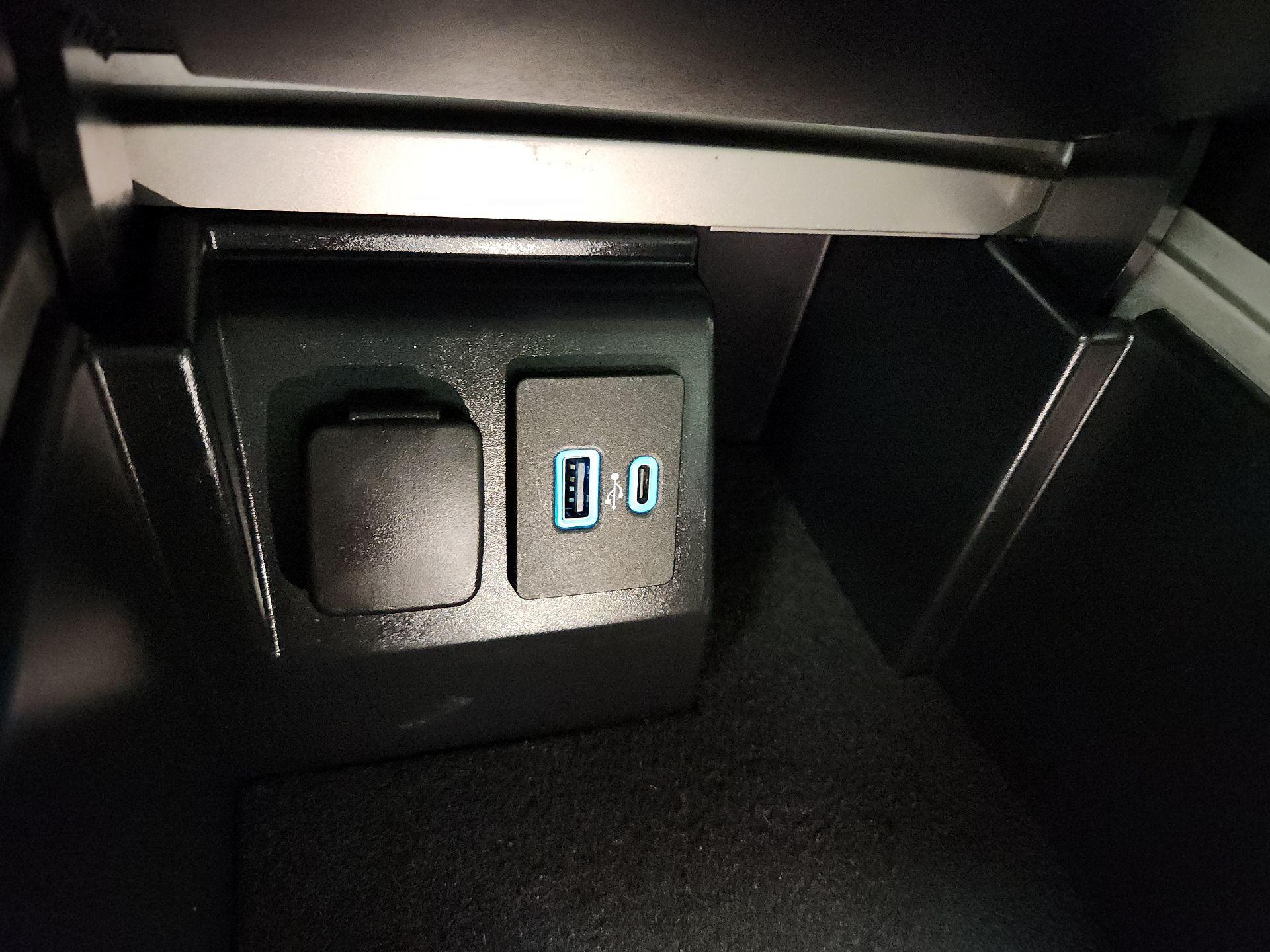 Thumbnail: 2022 Ford Explorer - 19