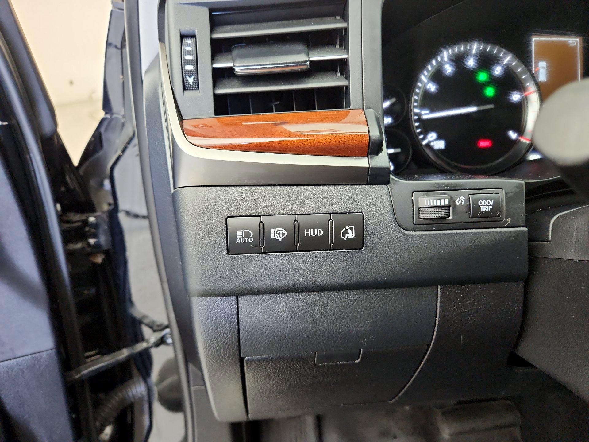 Thumbnail: 2019 Lexus LX - 13