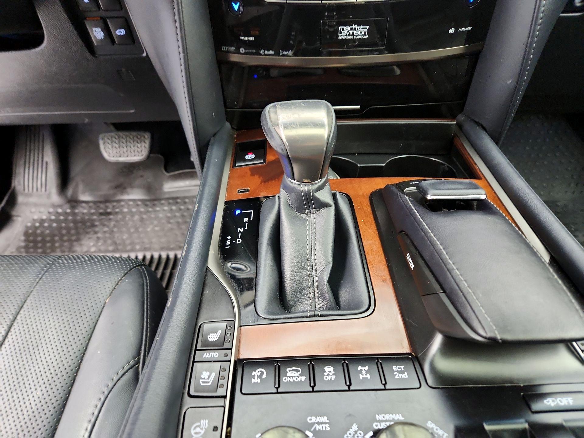 Thumbnail: 2019 Lexus LX - 18