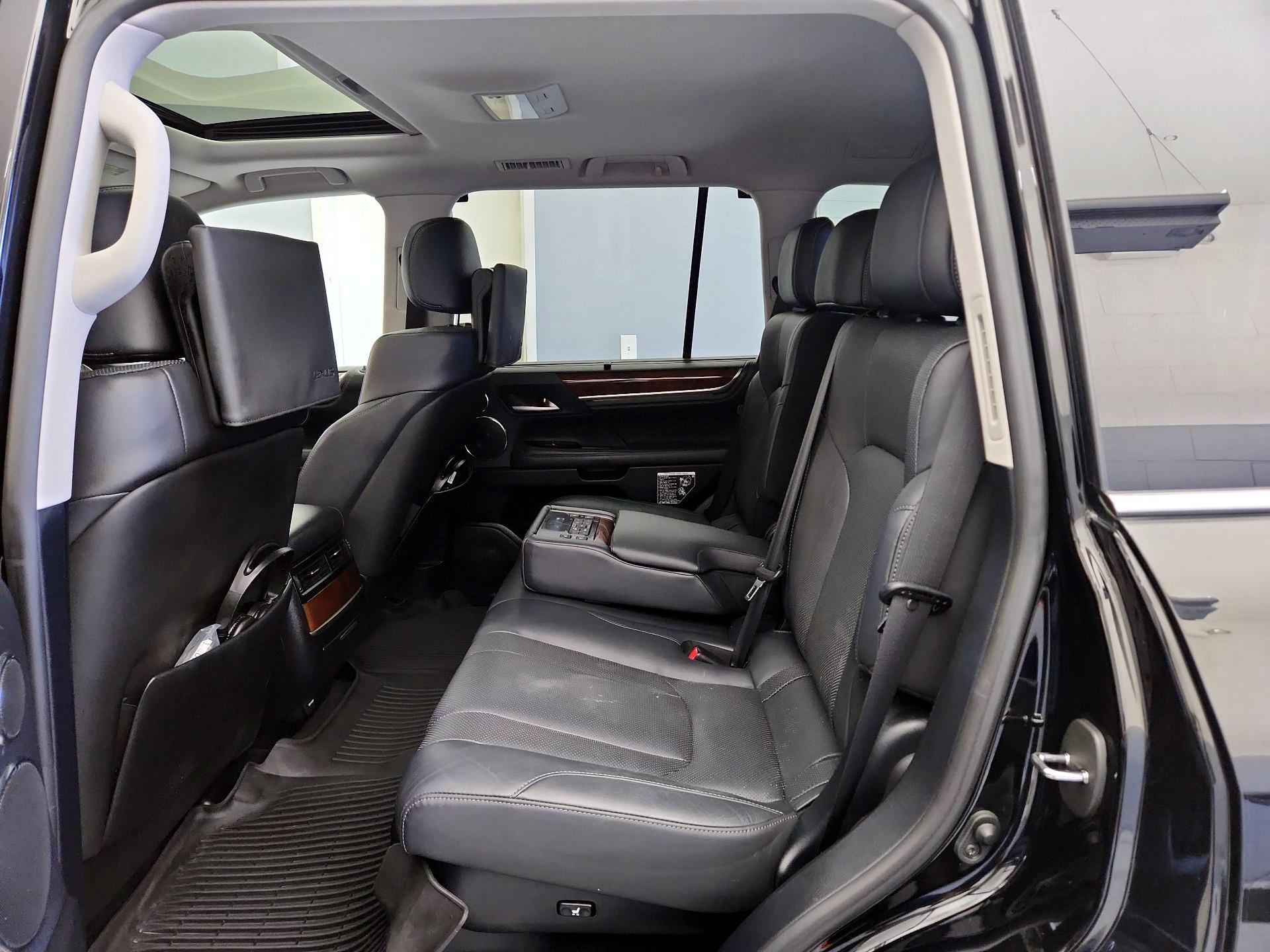 Thumbnail: 2019 Lexus LX - 20