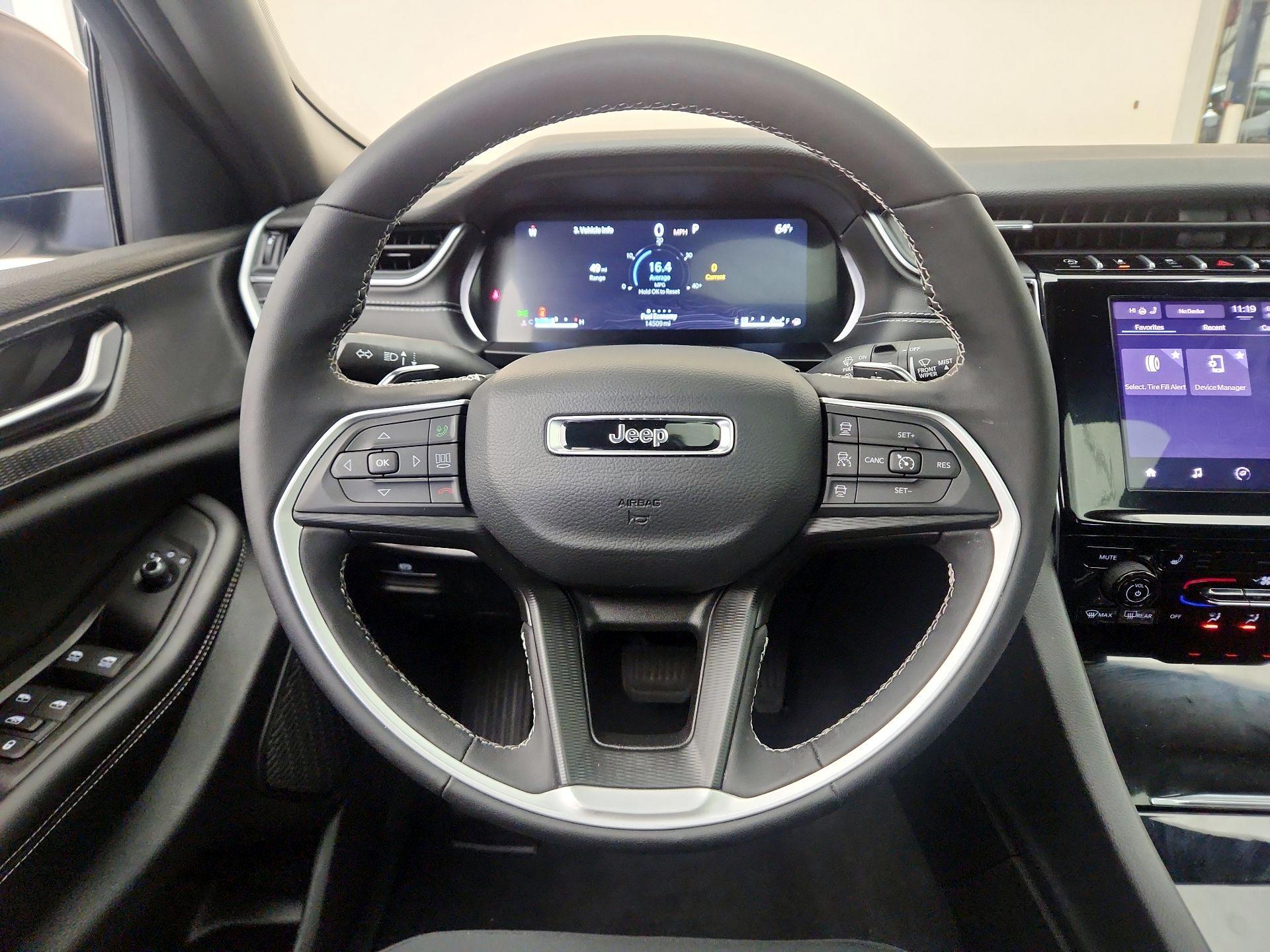 Thumbnail: 2024 Jeep Grand Cherokee - 10