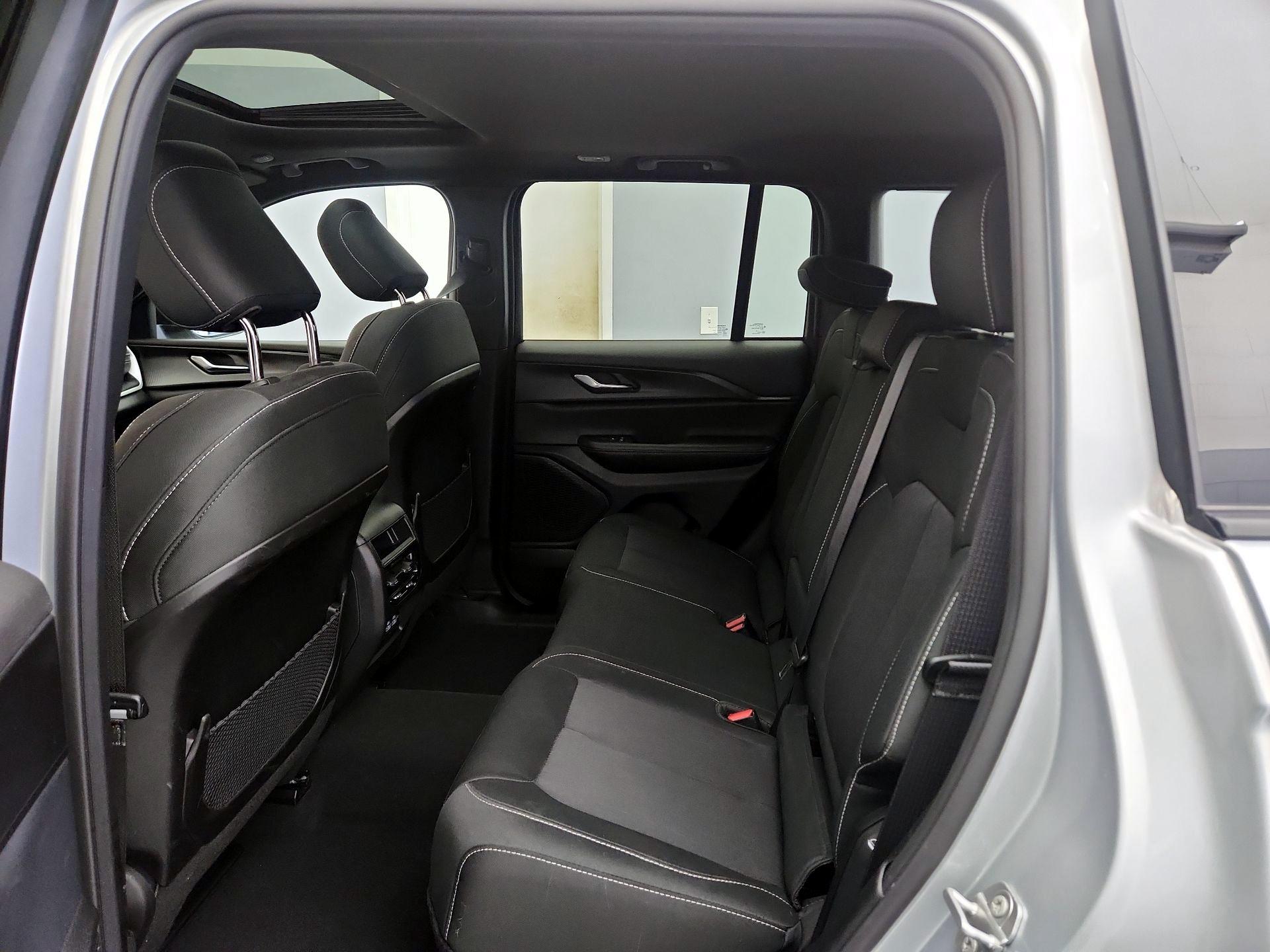 Thumbnail: 2024 Jeep Grand Cherokee - 20