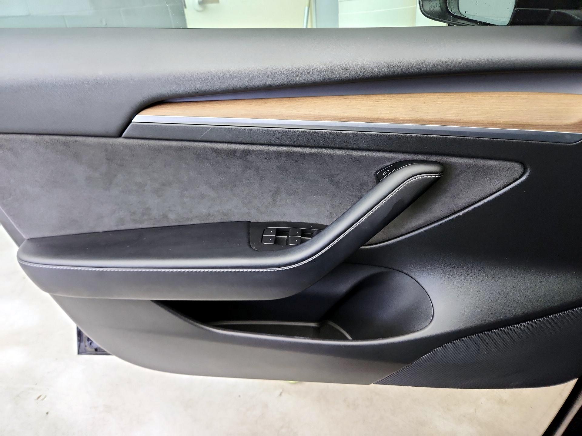 Thumbnail: 2021 Tesla Model 3 - 12