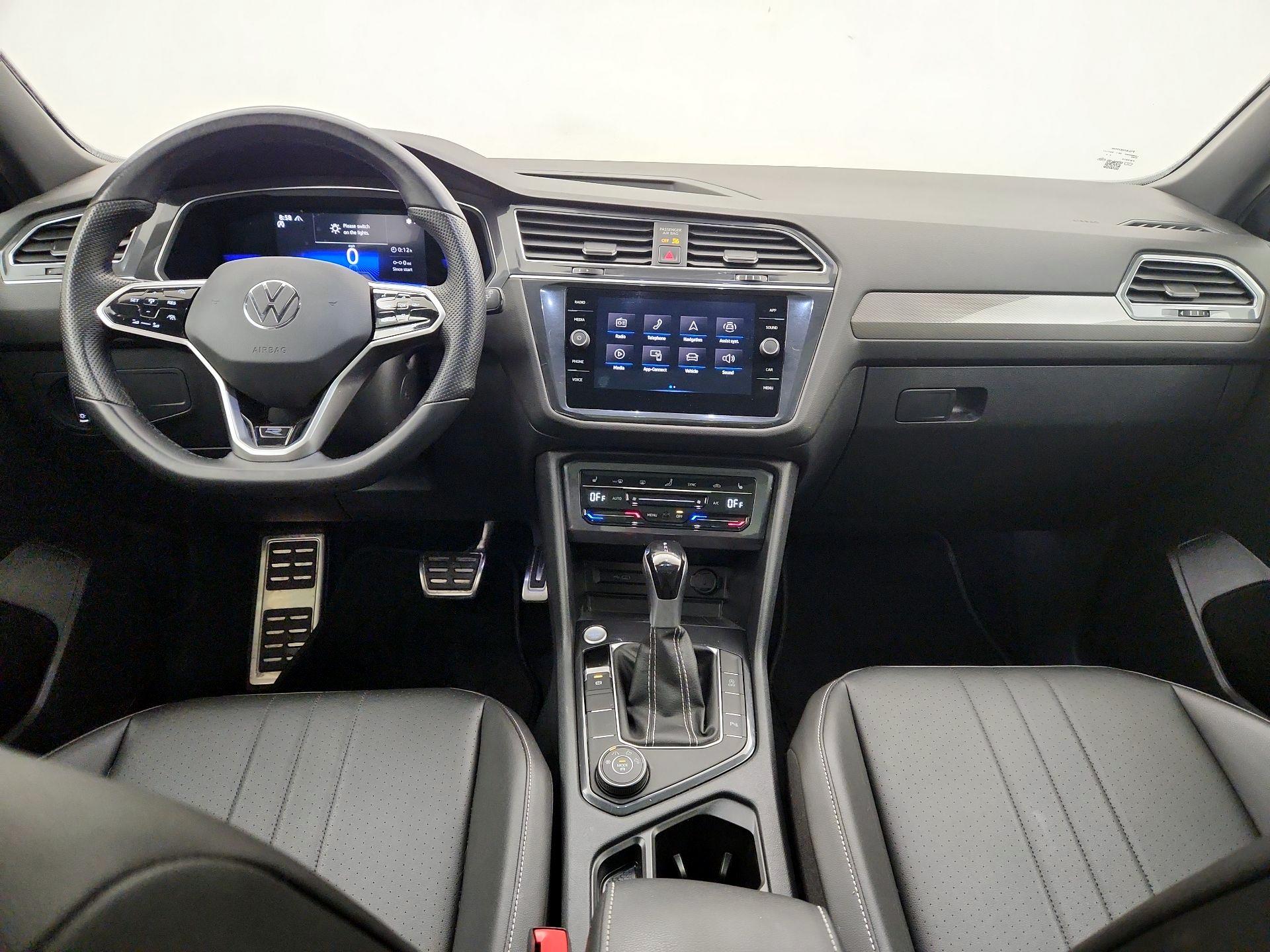 Thumbnail: 2023 Volkswagen Tiguan - 9