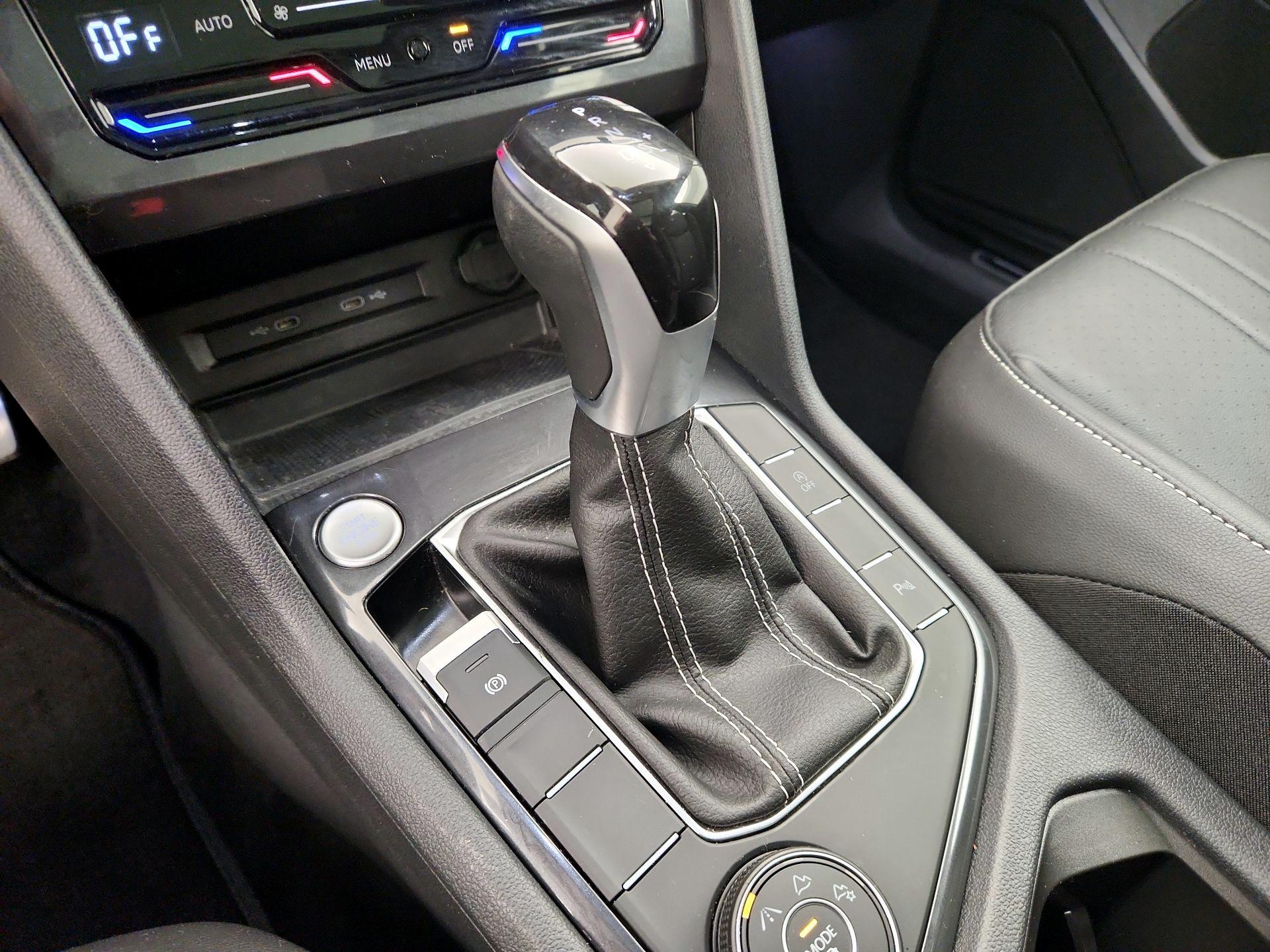 Thumbnail: 2023 Volkswagen Tiguan - 17