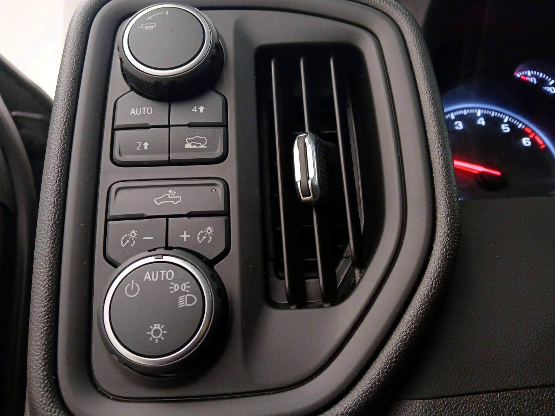 Thumbnail: 2022 Chevrolet Silverado 1500 - 13