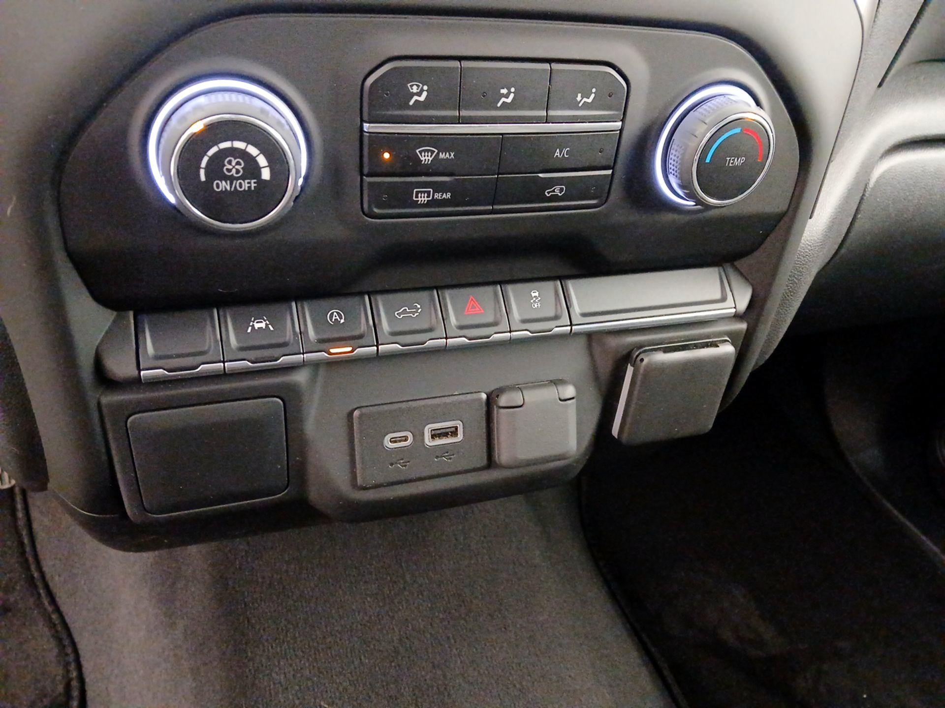 Thumbnail: 2022 Chevrolet Silverado 1500 - 16