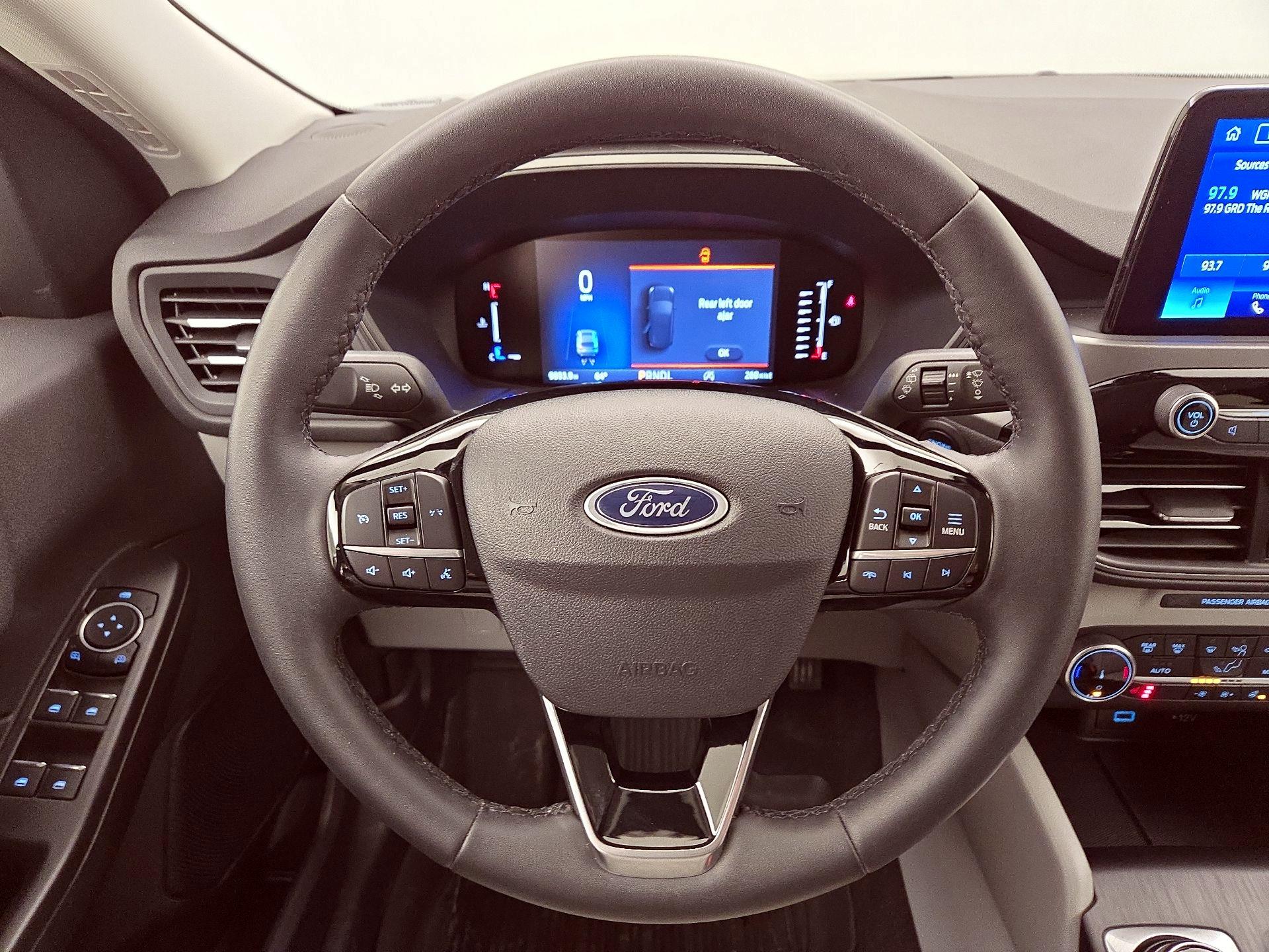 Thumbnail: 2023 Ford Escape - 10