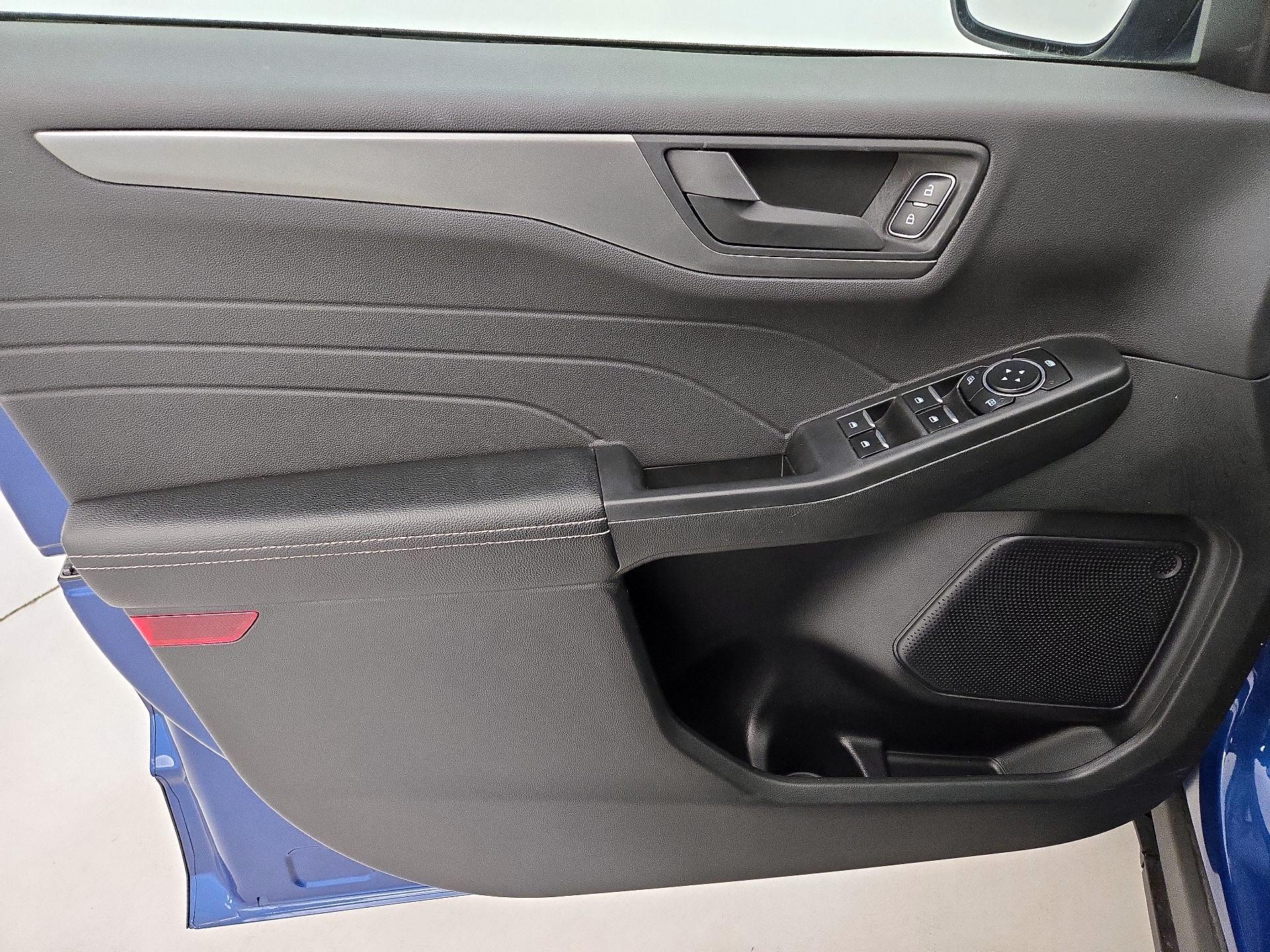 Thumbnail: 2023 Ford Escape - 12