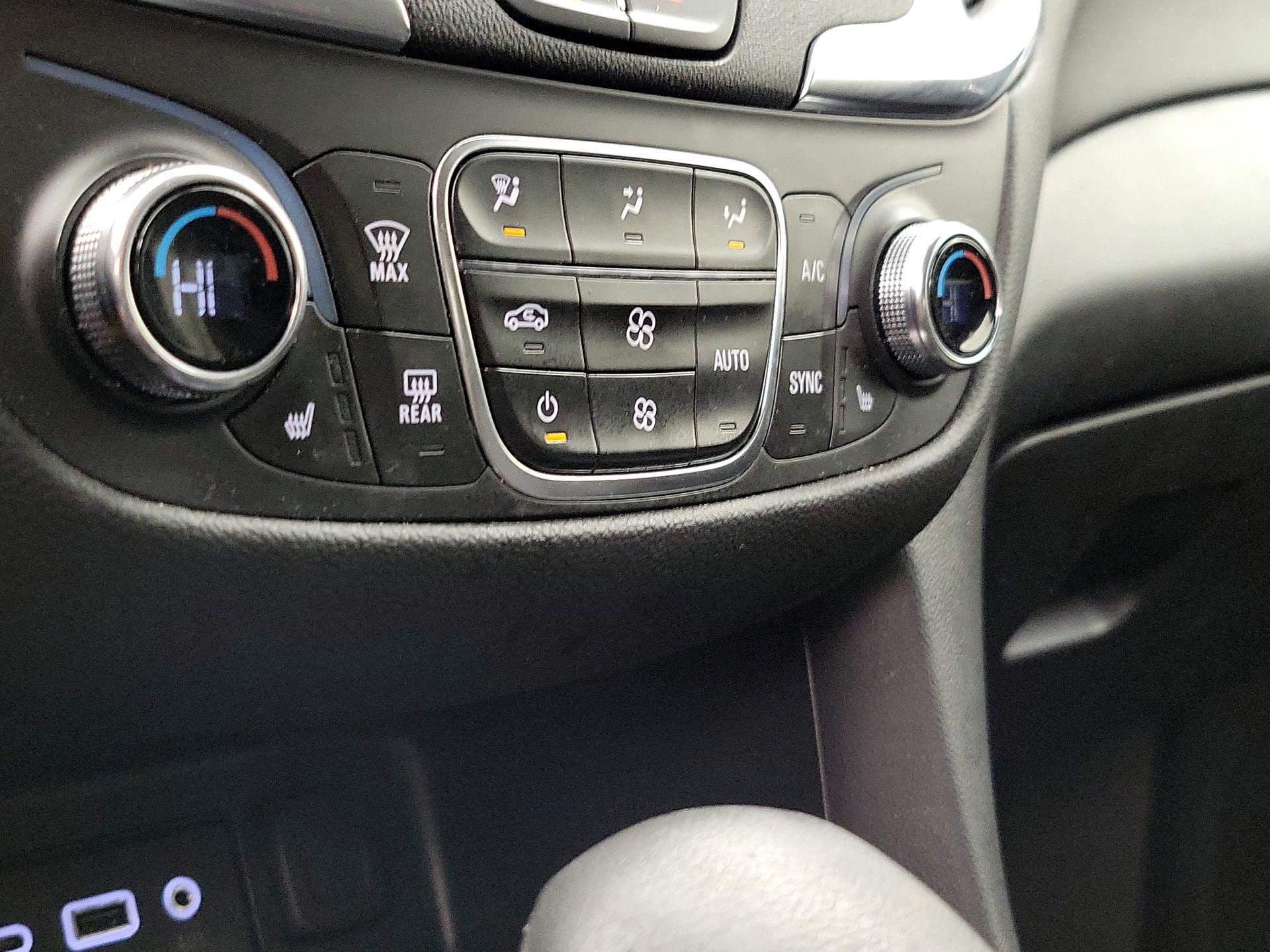 Thumbnail: 2022 Chevrolet Equinox - 16