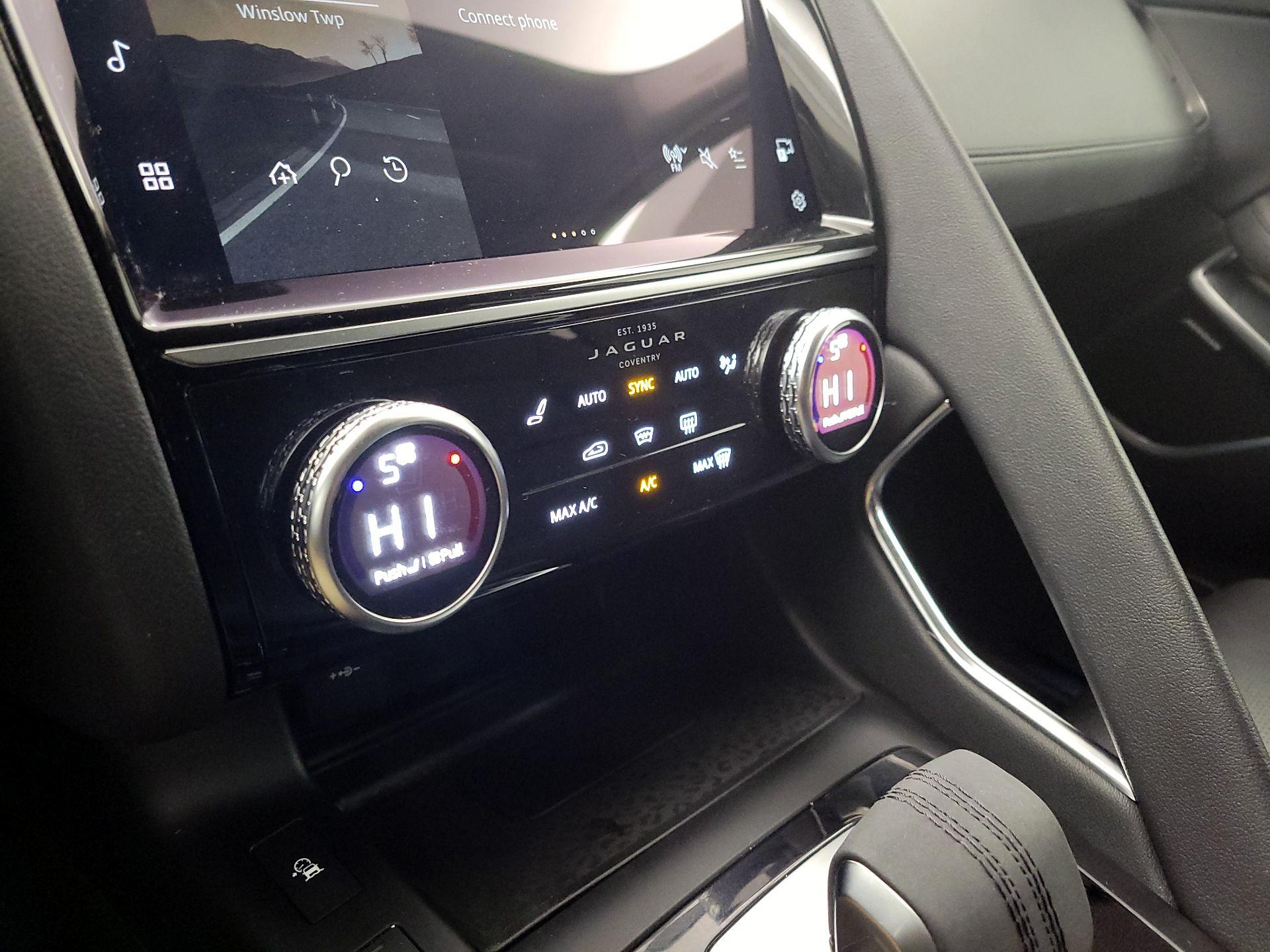 Thumbnail: 2023 Jaguar E-Pace - 15