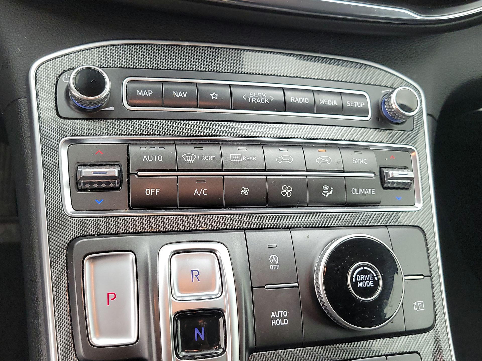 Thumbnail: 2023 Hyundai Santa Fe - 17