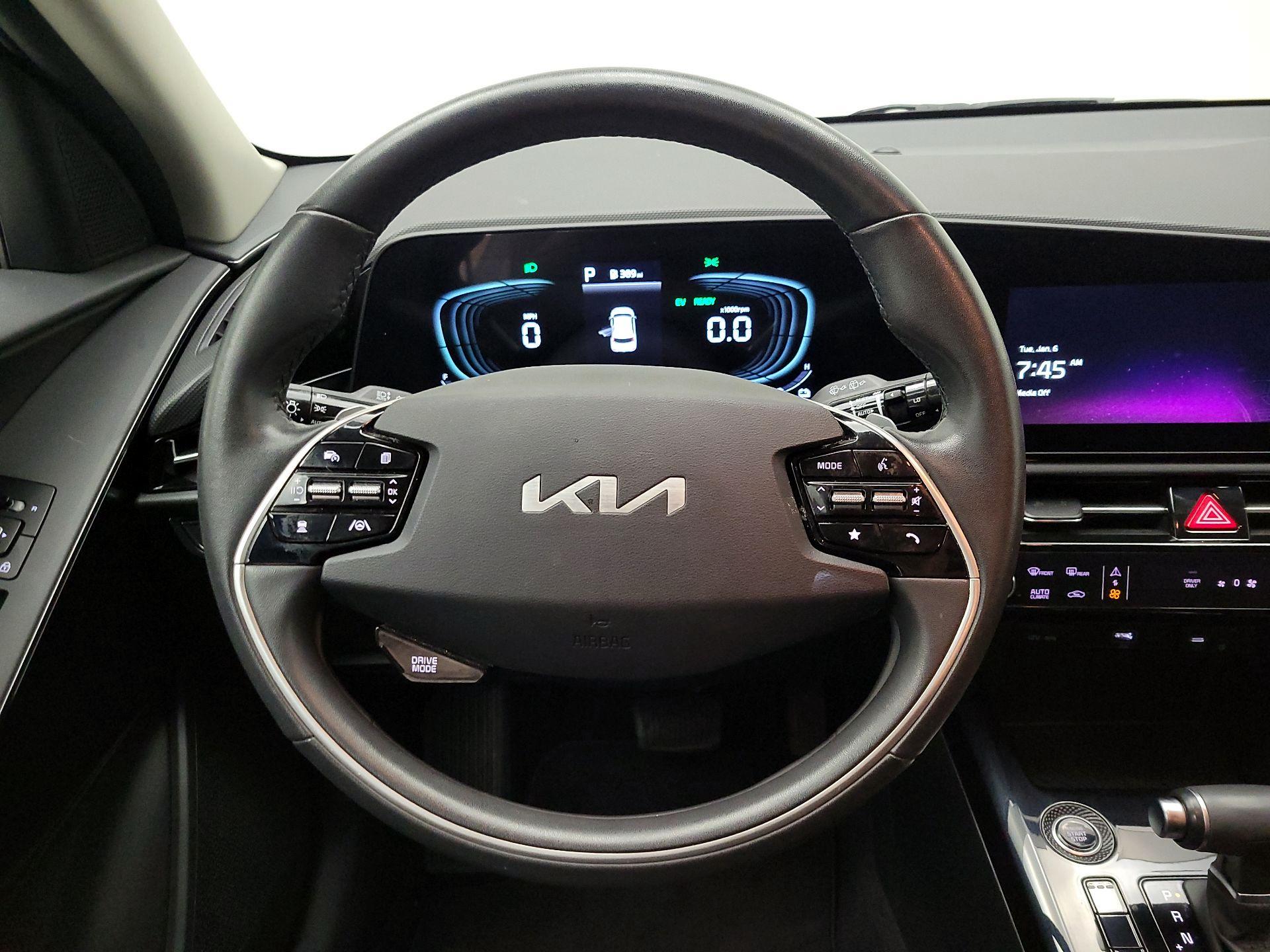 Thumbnail: 2023 Kia Niro - 10