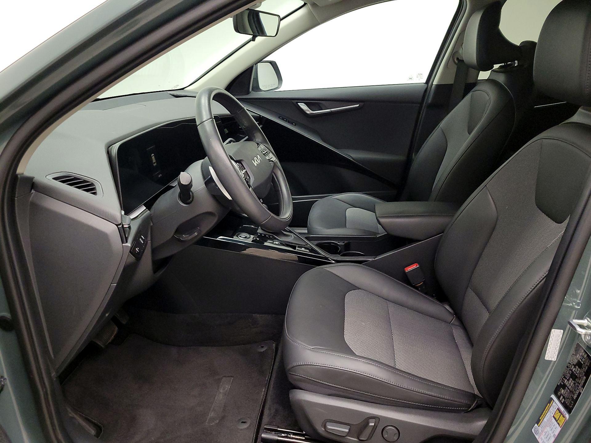 Thumbnail: 2023 Kia Niro - 11