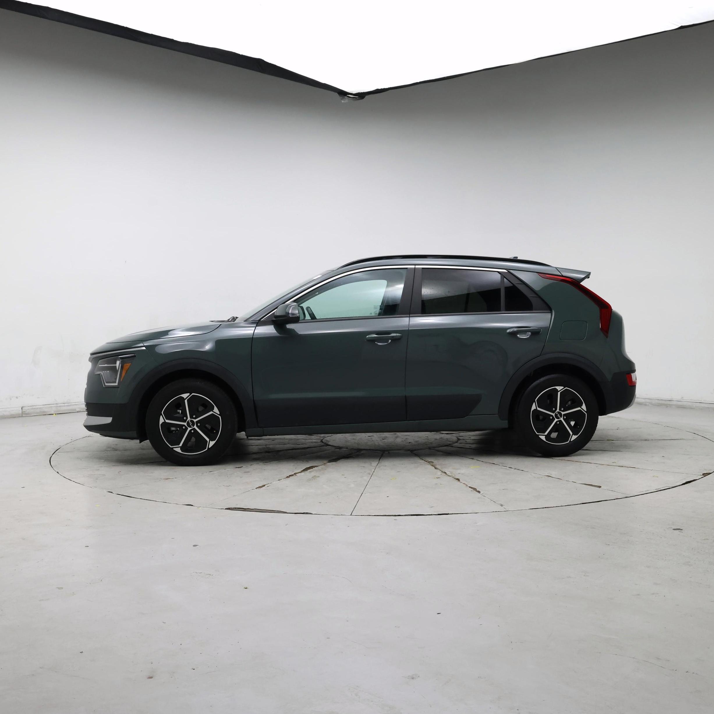 Thumbnail: 2023 Kia Niro - 3