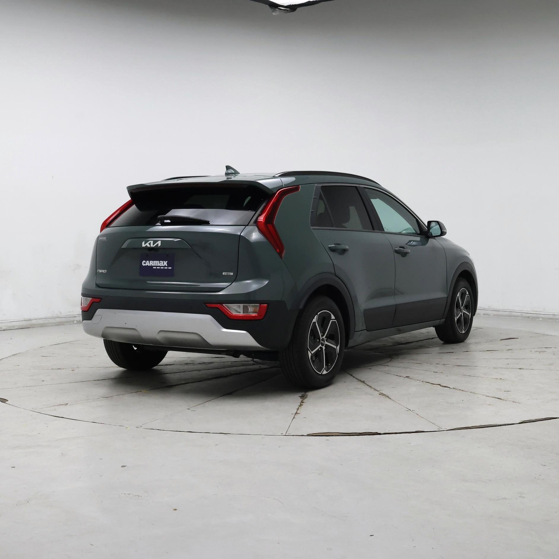 Thumbnail: 2023 Kia Niro - 8