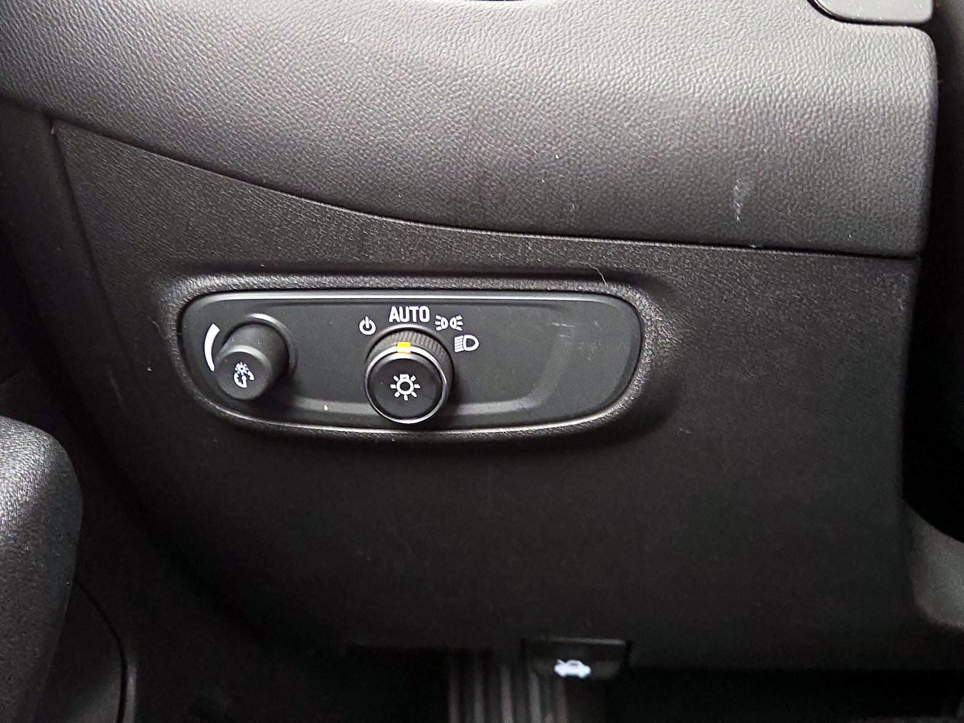 Thumbnail: 2022 Chevrolet Equinox - 13