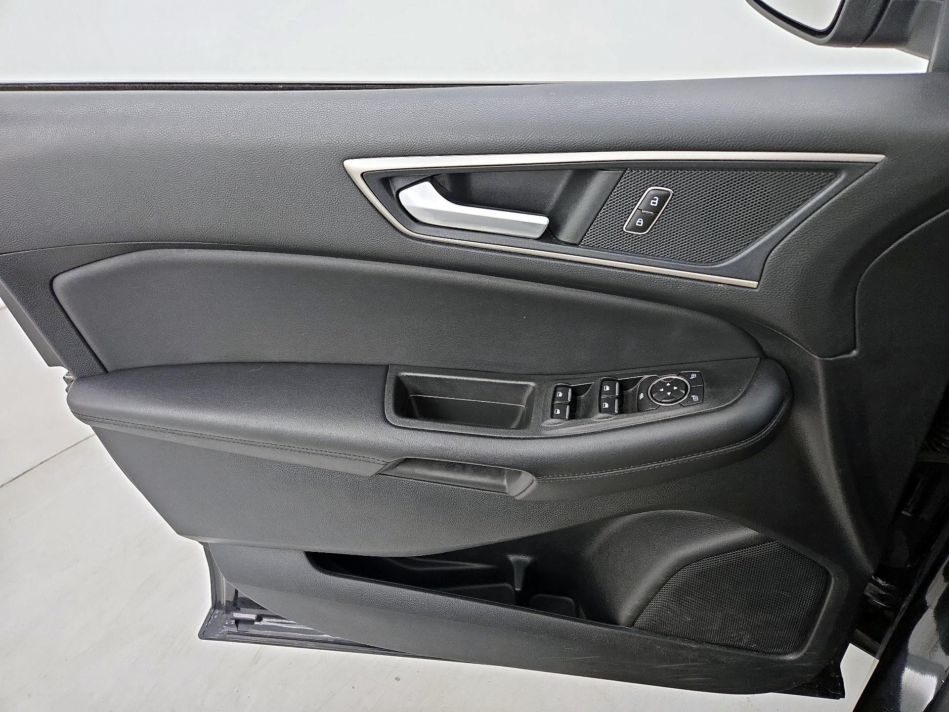 Thumbnail: 2022 Ford Edge - 12