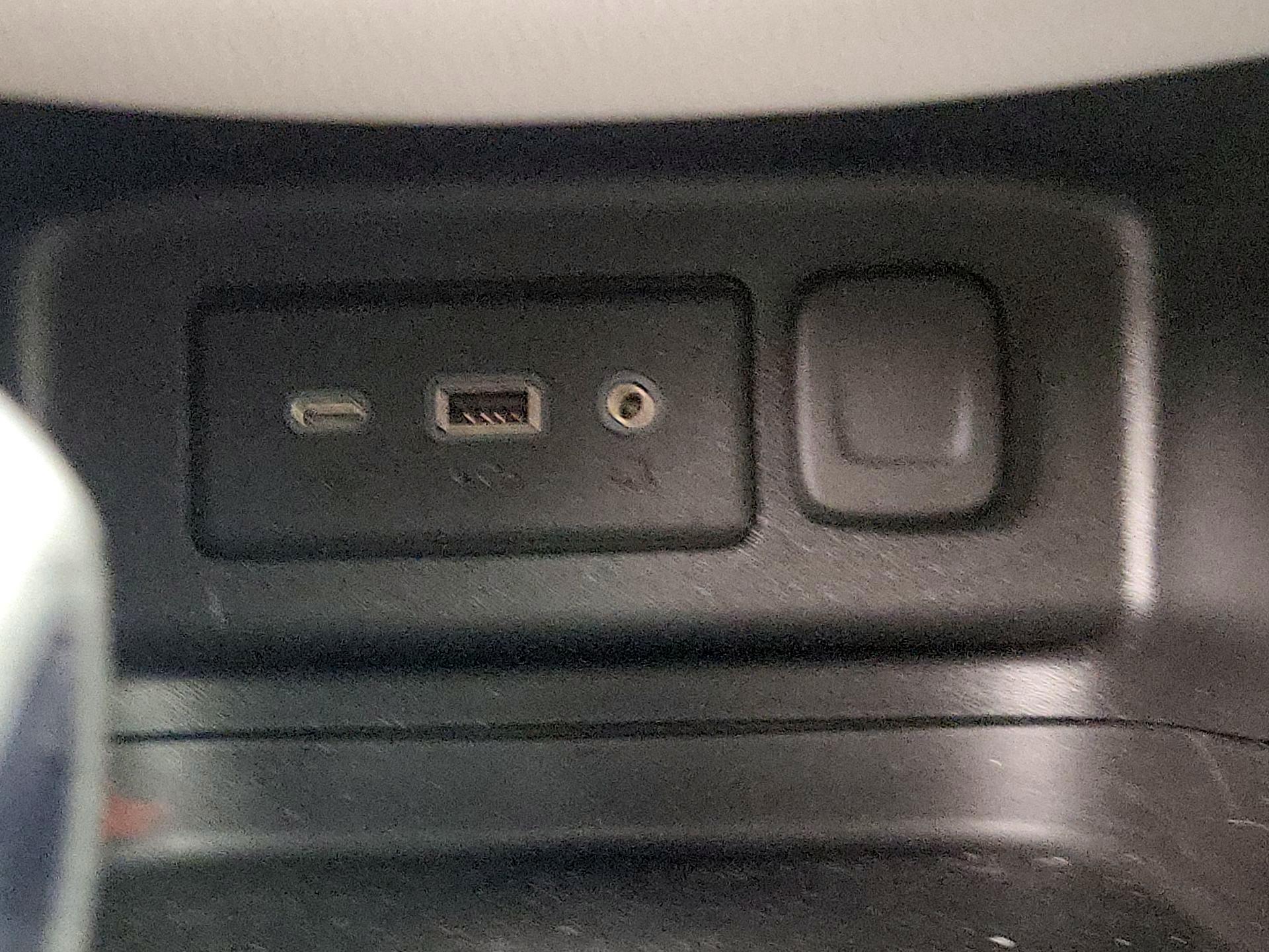 Thumbnail: 2023 Chevrolet Equinox - 18