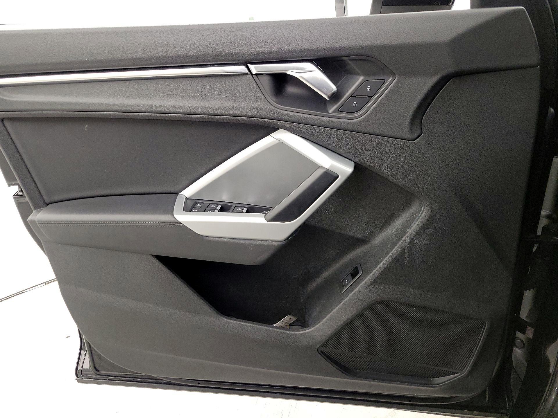 Thumbnail: 2021 Audi Q3 - 12