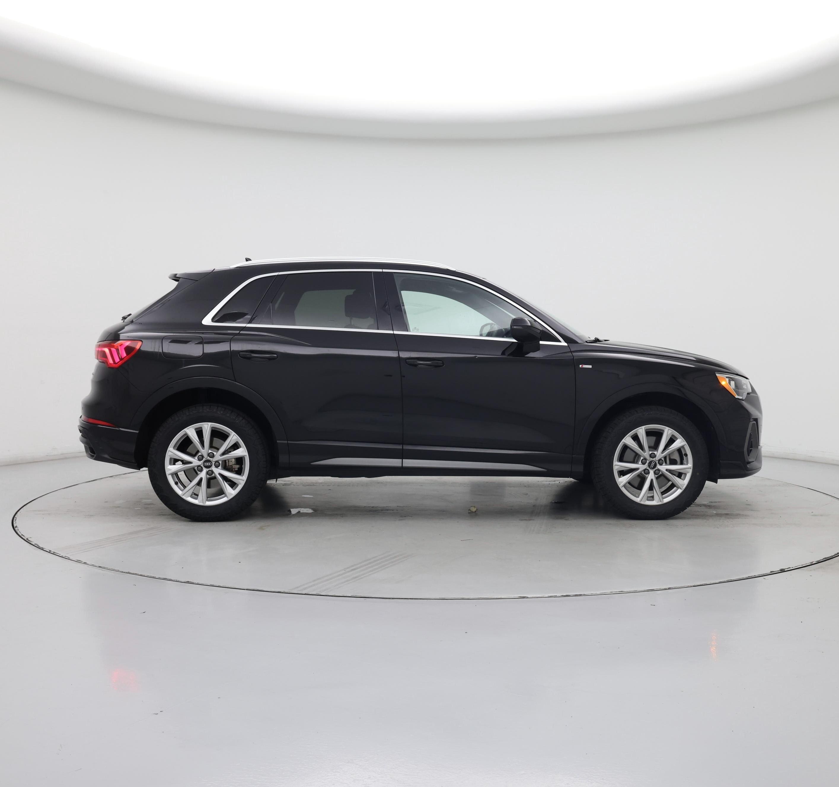 Thumbnail: 2021 Audi Q3 - 7