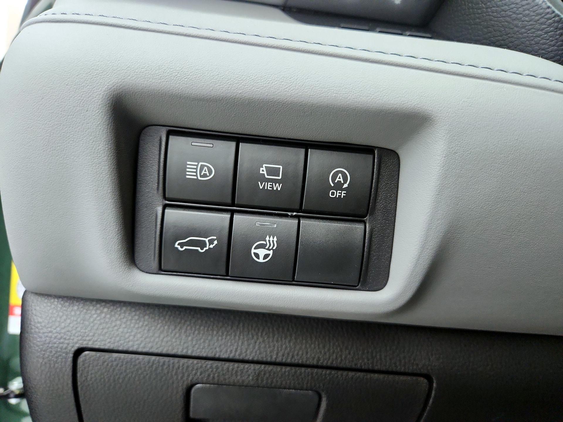 Thumbnail: 2023 Toyota Highlander - 13