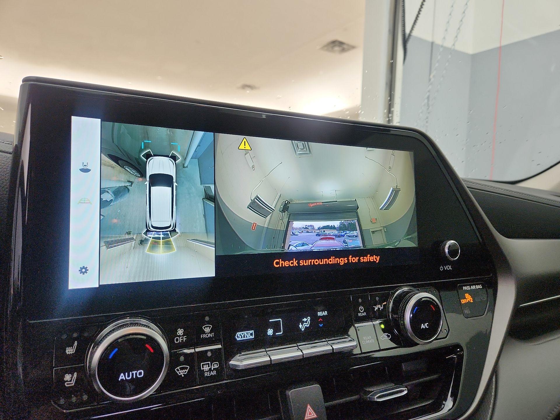 Thumbnail: 2023 Toyota Highlander - 14