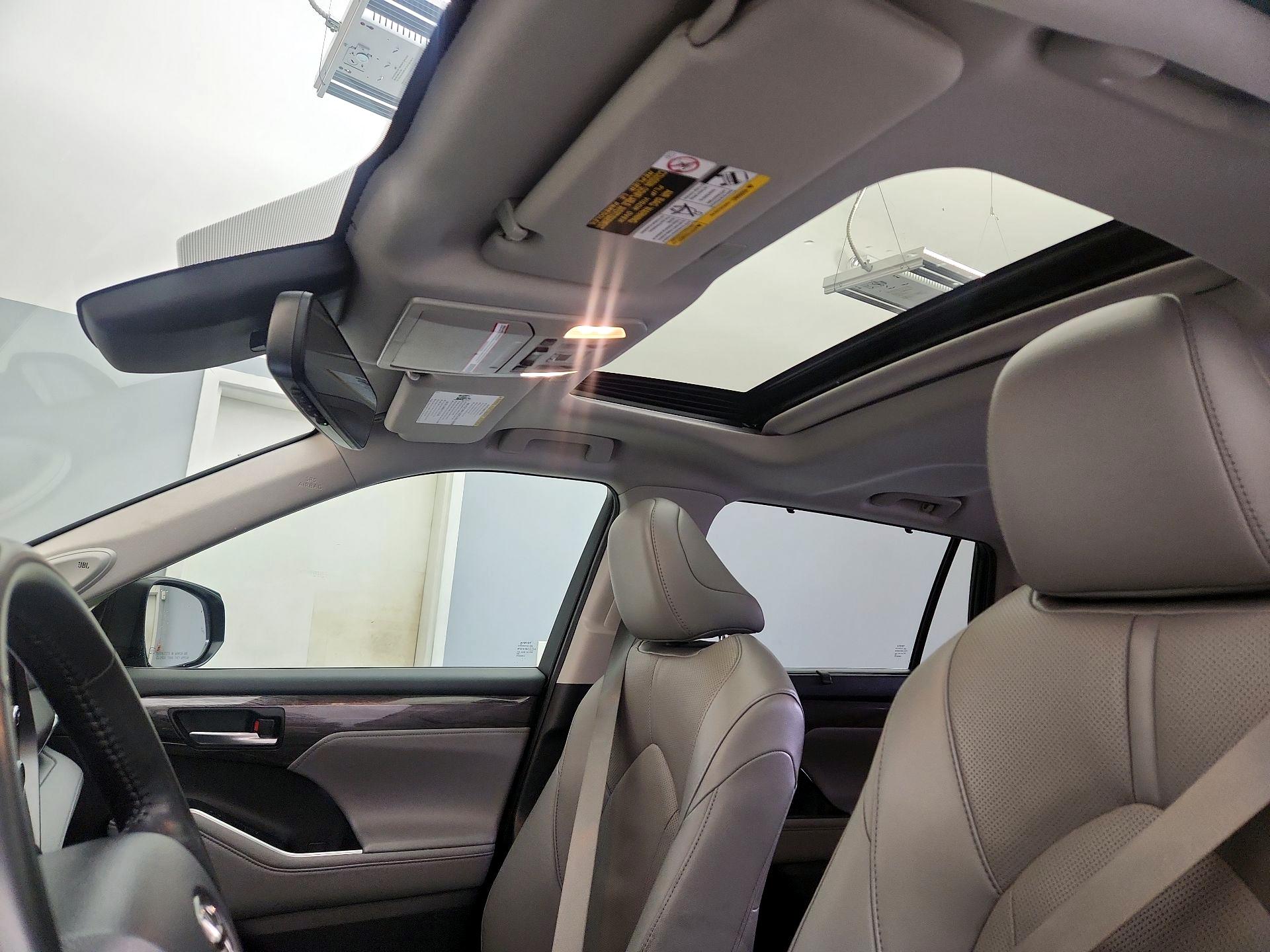 Thumbnail: 2023 Toyota Highlander - 19