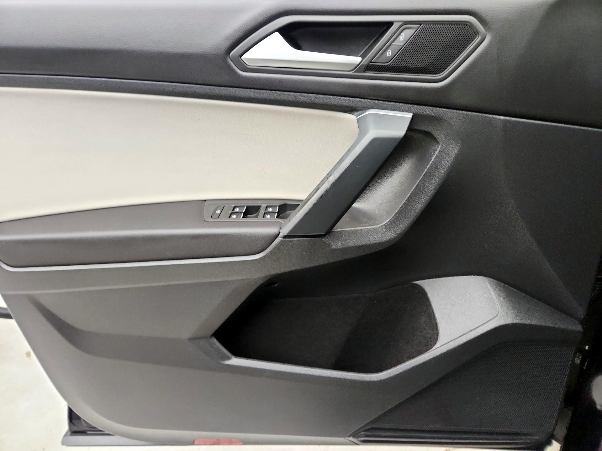 Thumbnail: 2019 Volkswagen Tiguan - 12