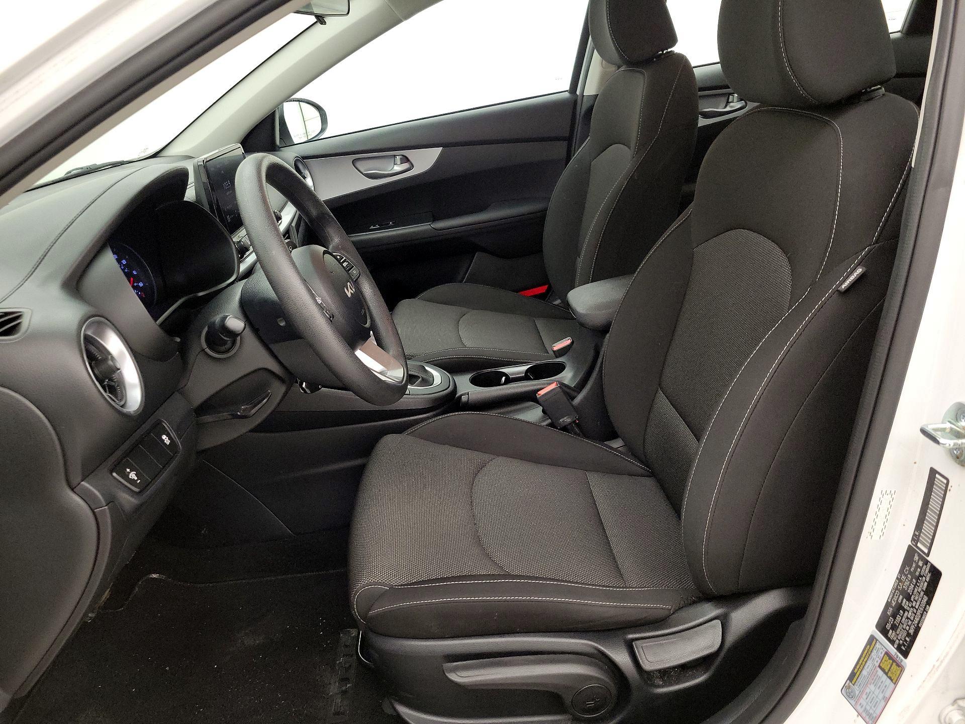 Thumbnail: 2023 Kia Forte - 11