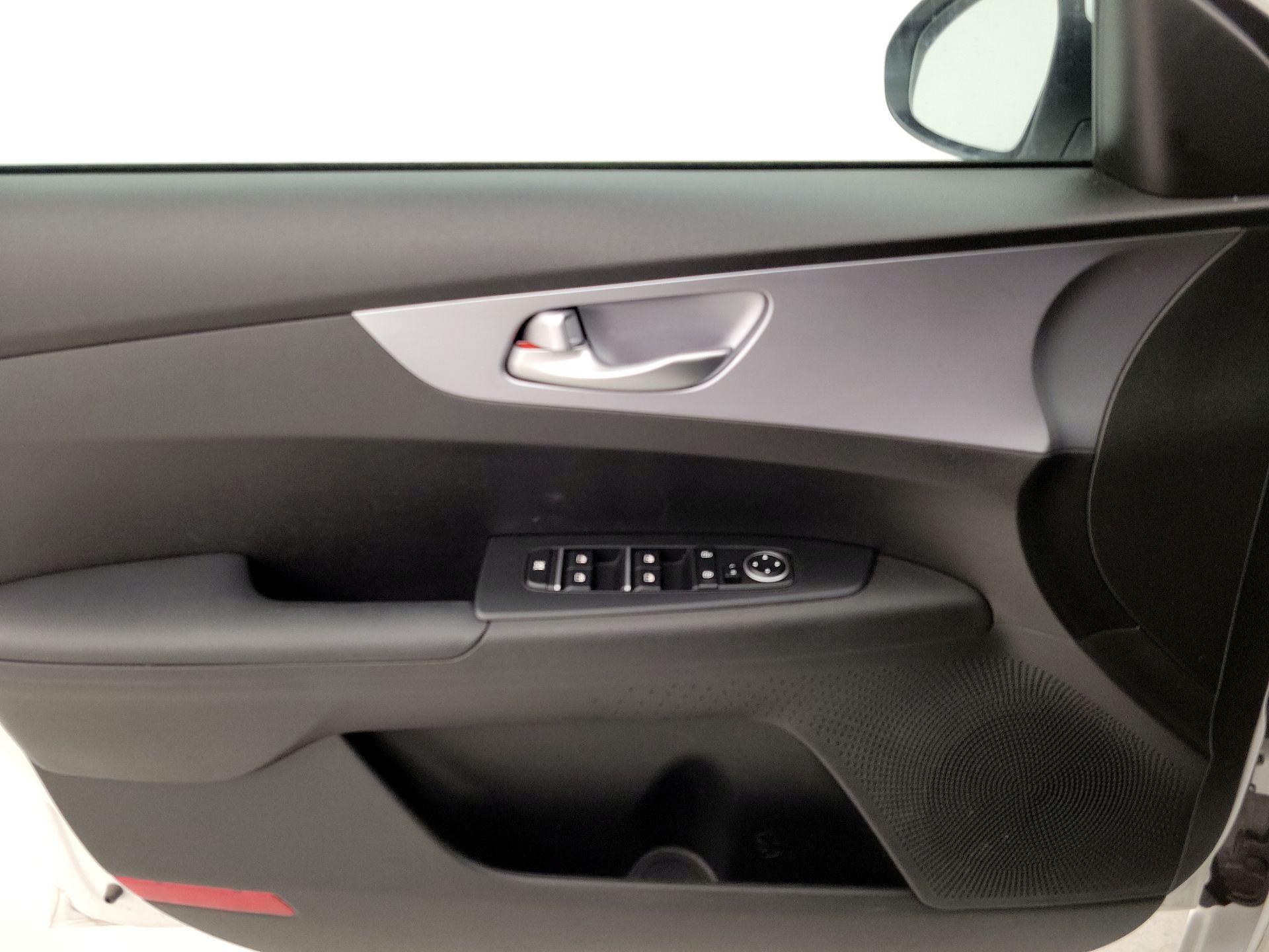 Thumbnail: 2023 Kia Forte - 12