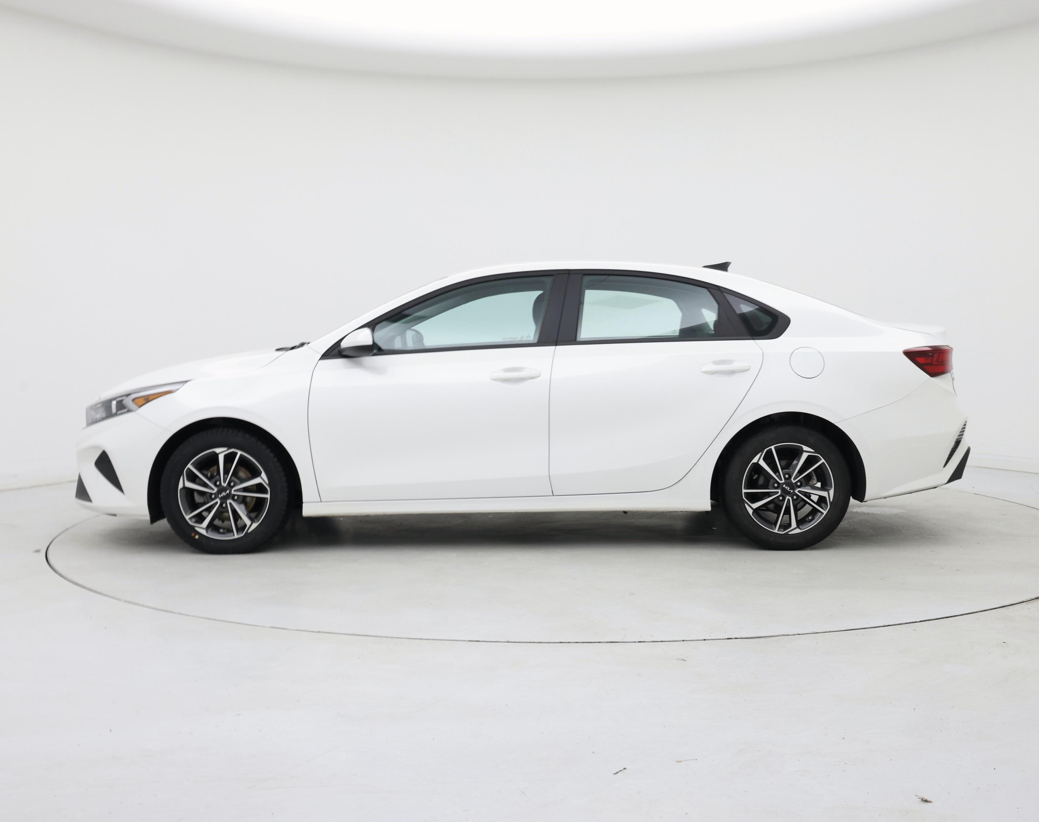 Thumbnail: 2023 Kia Forte - 3