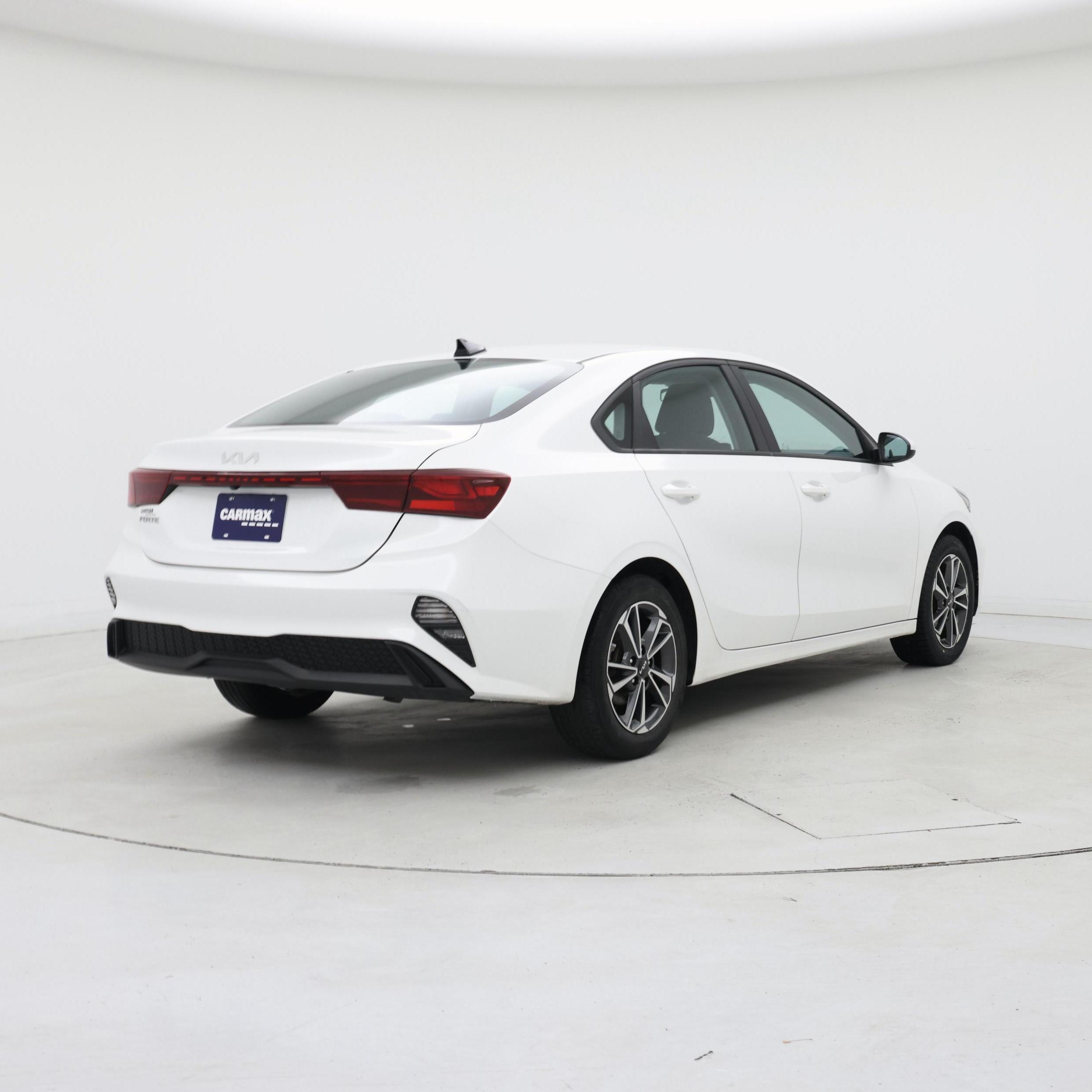 Thumbnail: 2023 Kia Forte - 8