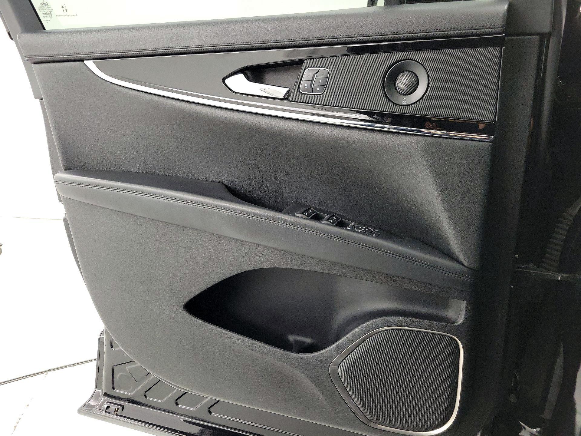 Thumbnail: 2021 Lincoln Nautilus - 12