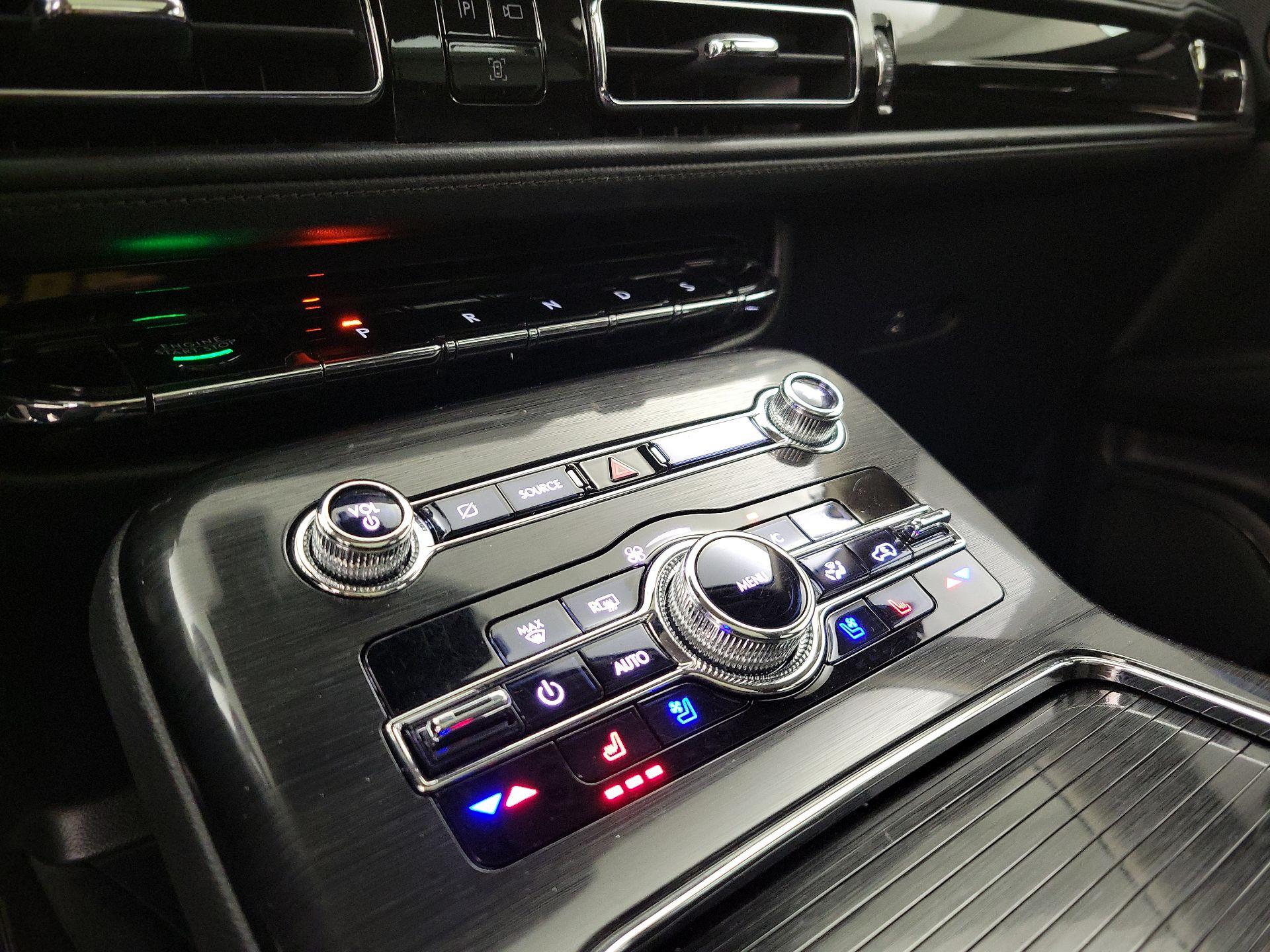 Thumbnail: 2021 Lincoln Nautilus - 16