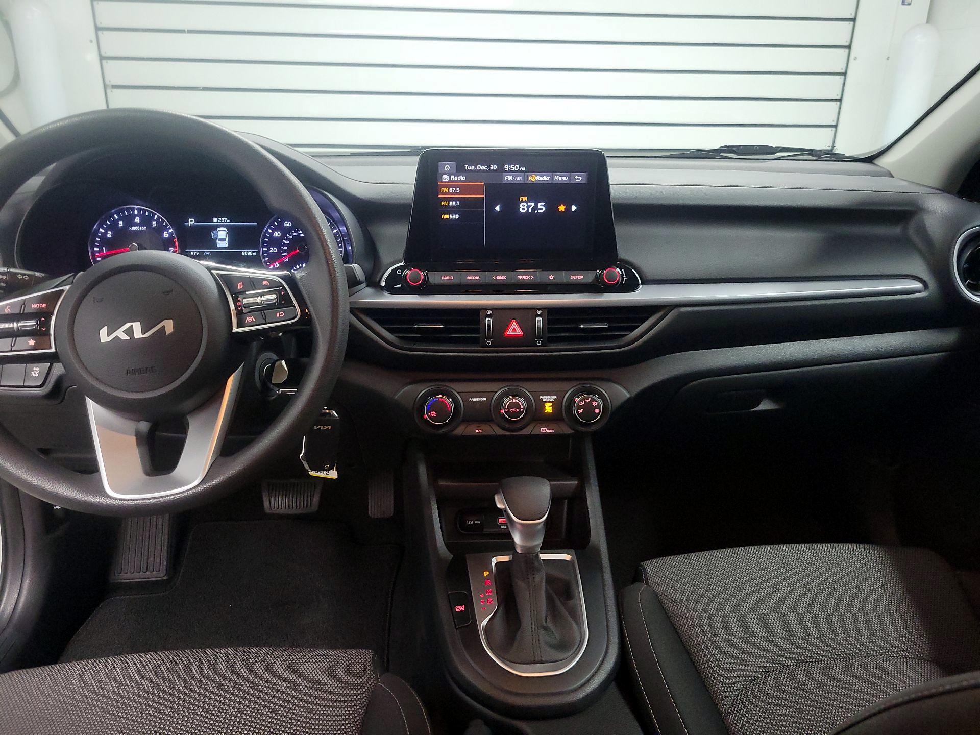 Thumbnail: 2023 Kia Forte - 9