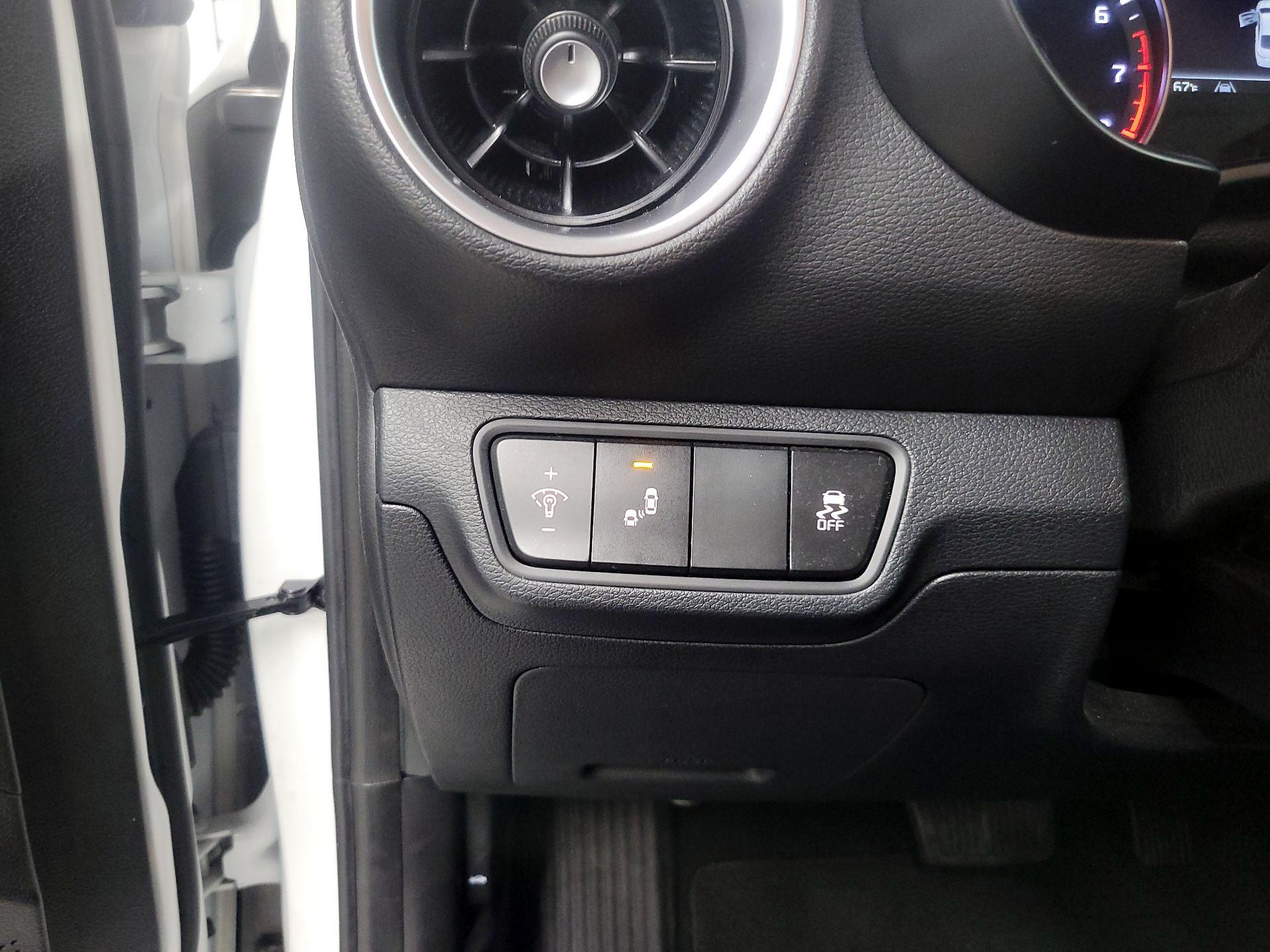 Thumbnail: 2023 Kia Forte - 13