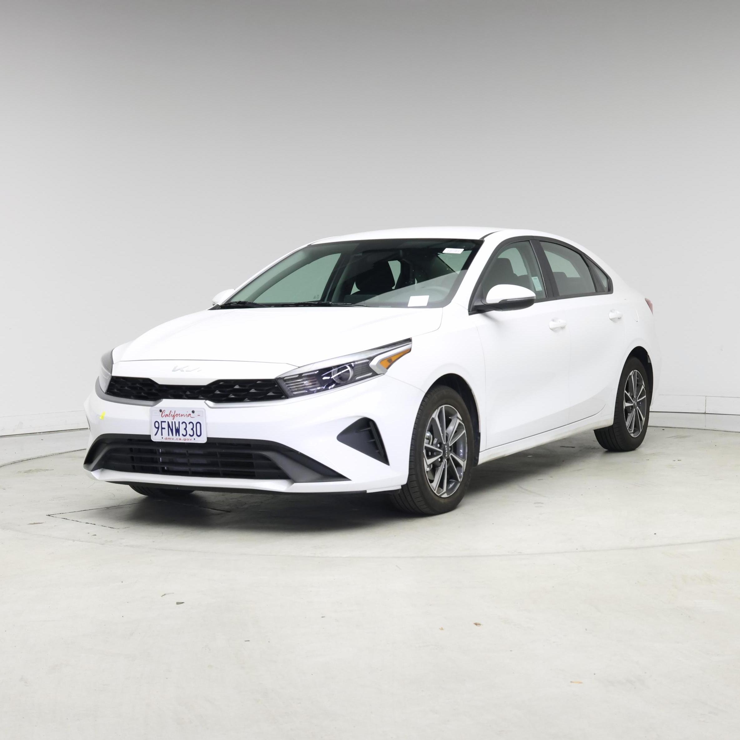 Thumbnail: 2023 Kia Forte - 4