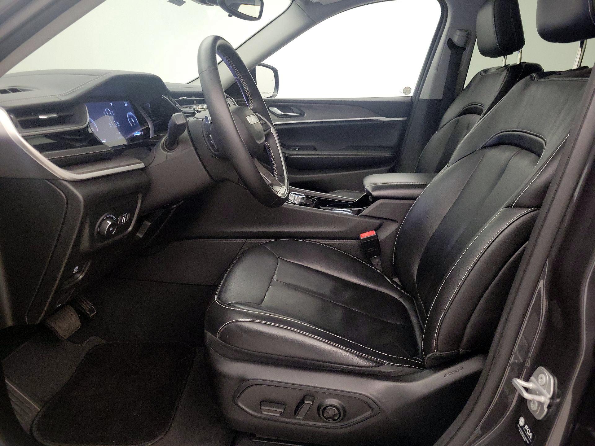 Thumbnail: 2022 Jeep Grand Cherokee - 9