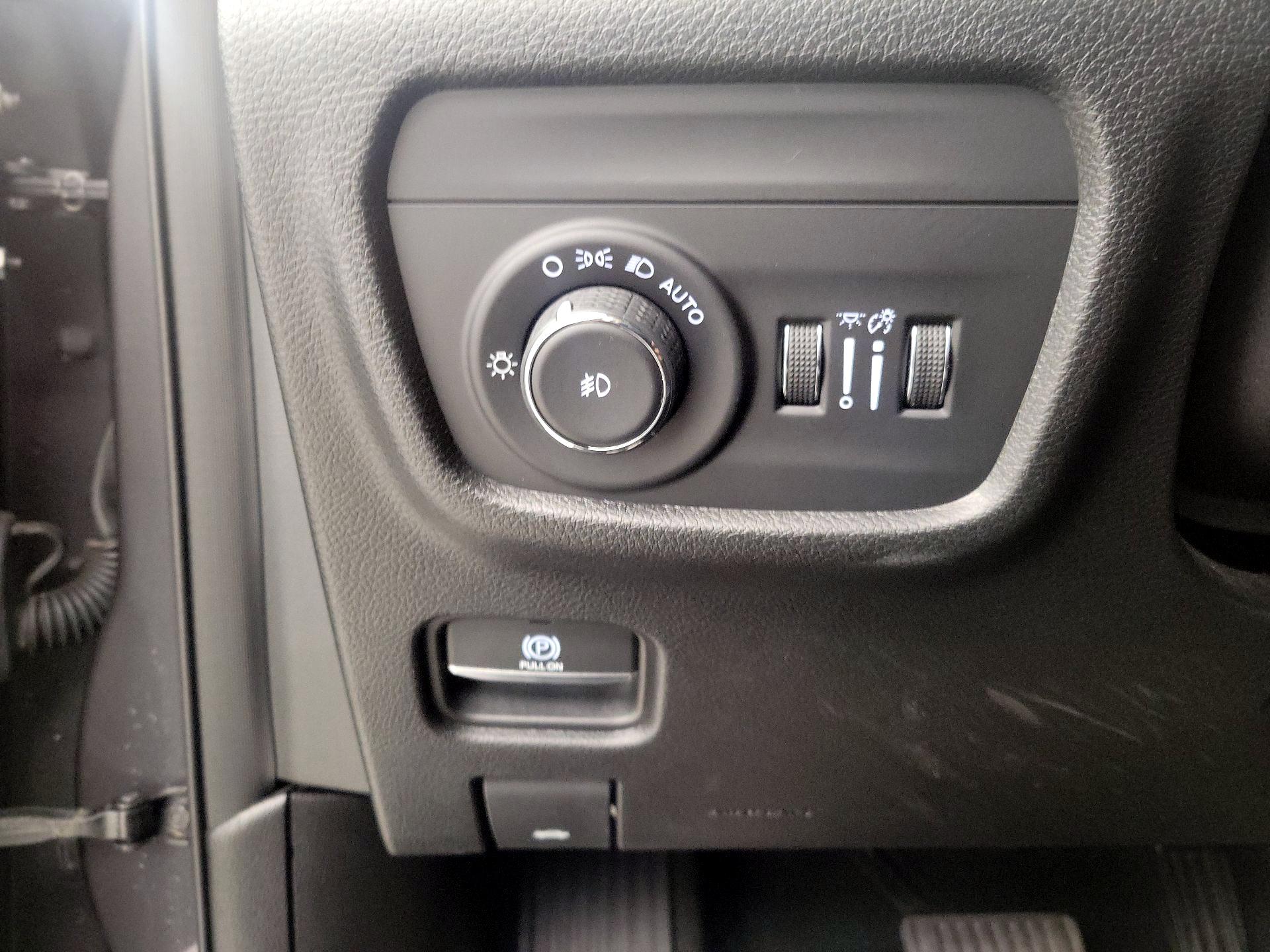 Thumbnail: 2022 Jeep Grand Cherokee - 11