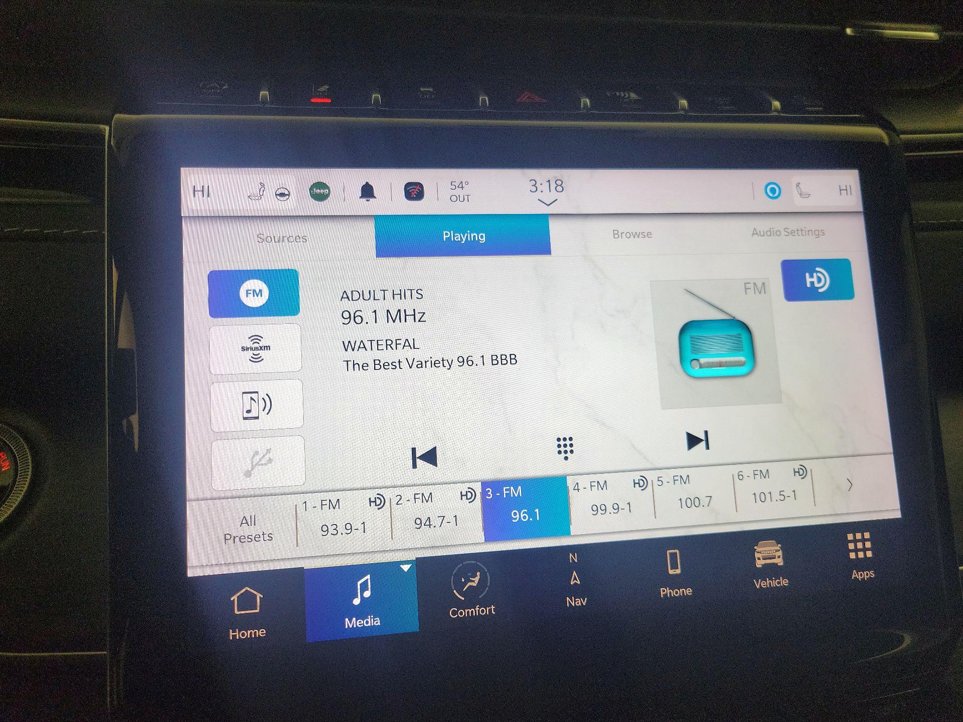 Thumbnail: 2022 Jeep Grand Cherokee - 14