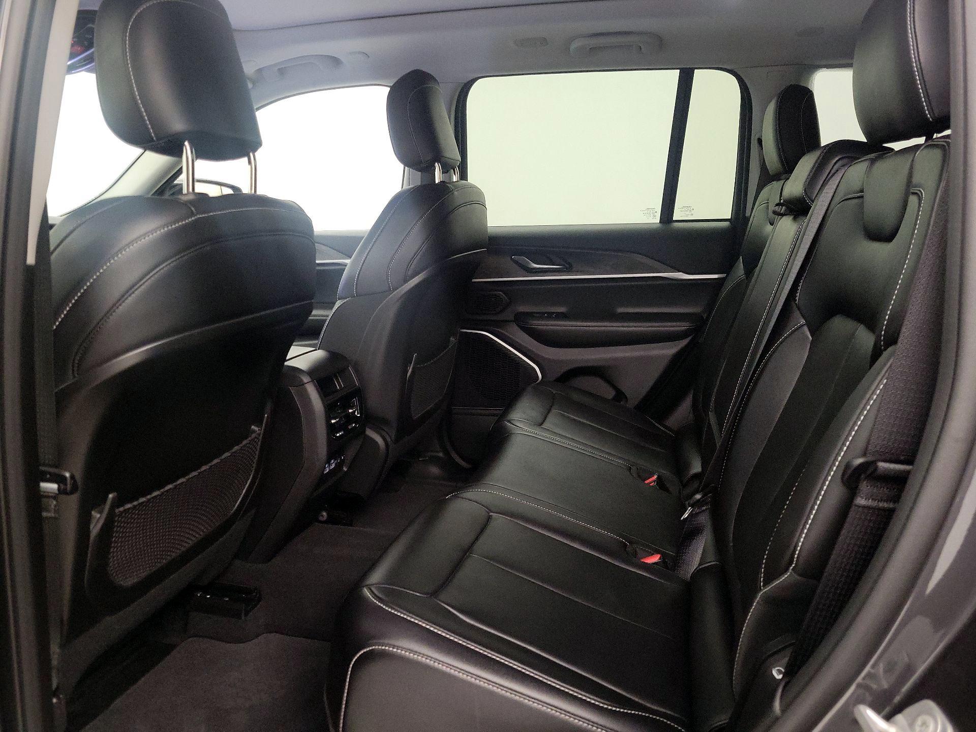 Thumbnail: 2022 Jeep Grand Cherokee - 19