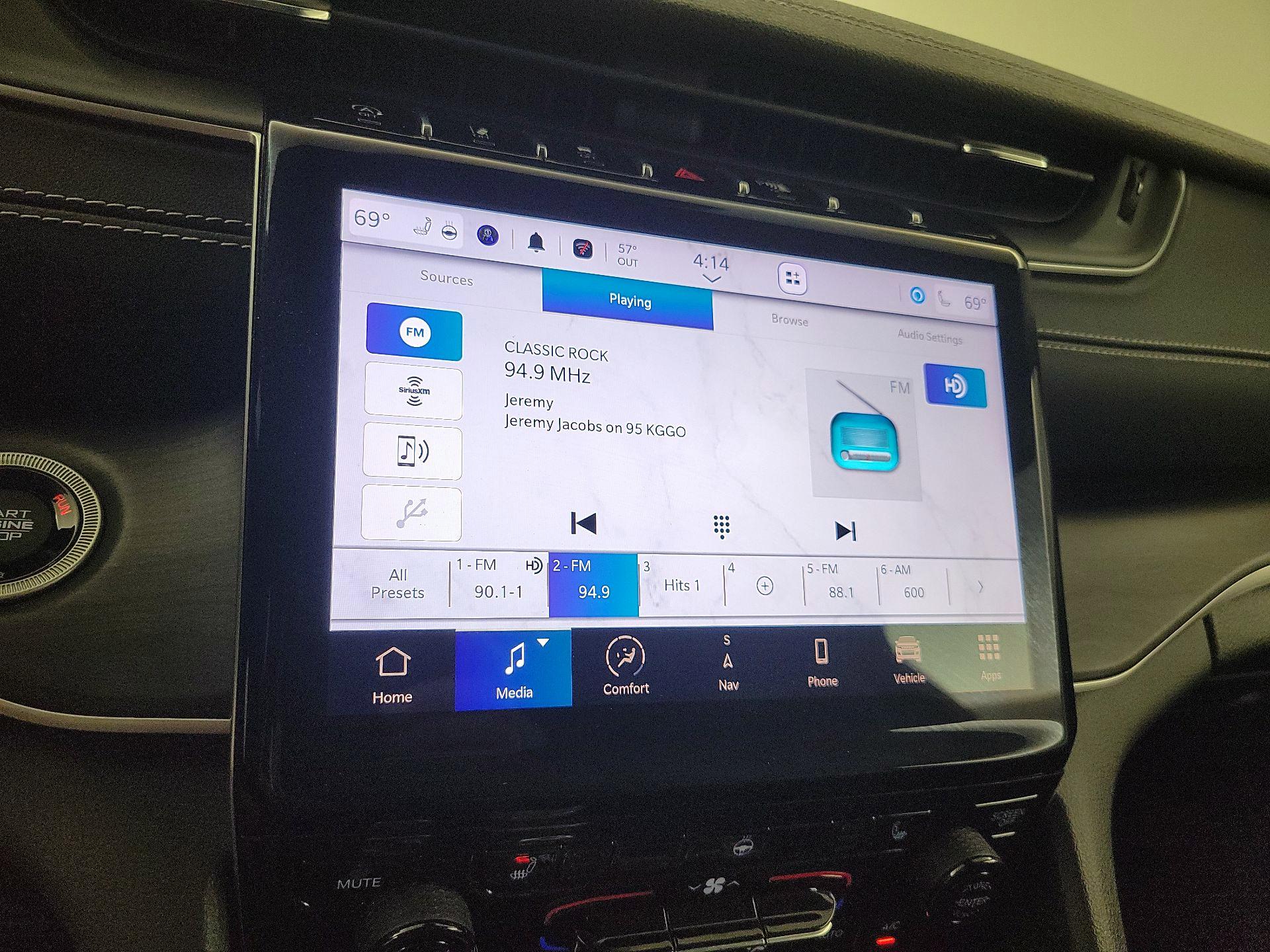 Thumbnail: 2023 Jeep Grand Cherokee - 16