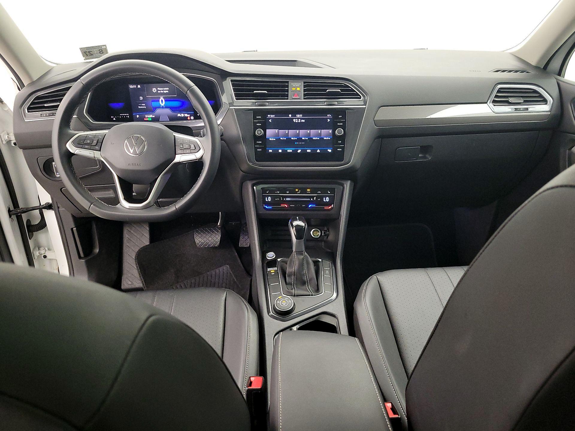 Thumbnail: 2022 Volkswagen Tiguan - 9