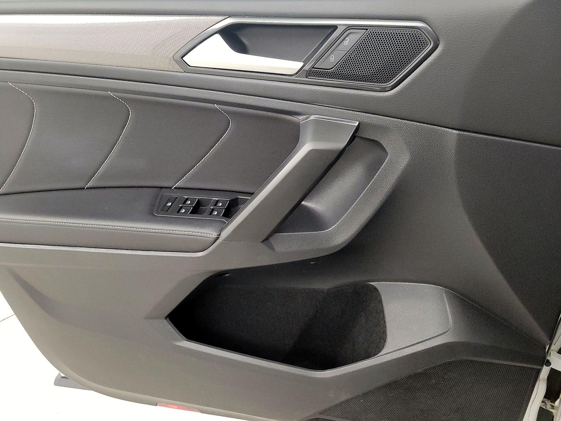 Thumbnail: 2022 Volkswagen Tiguan - 12