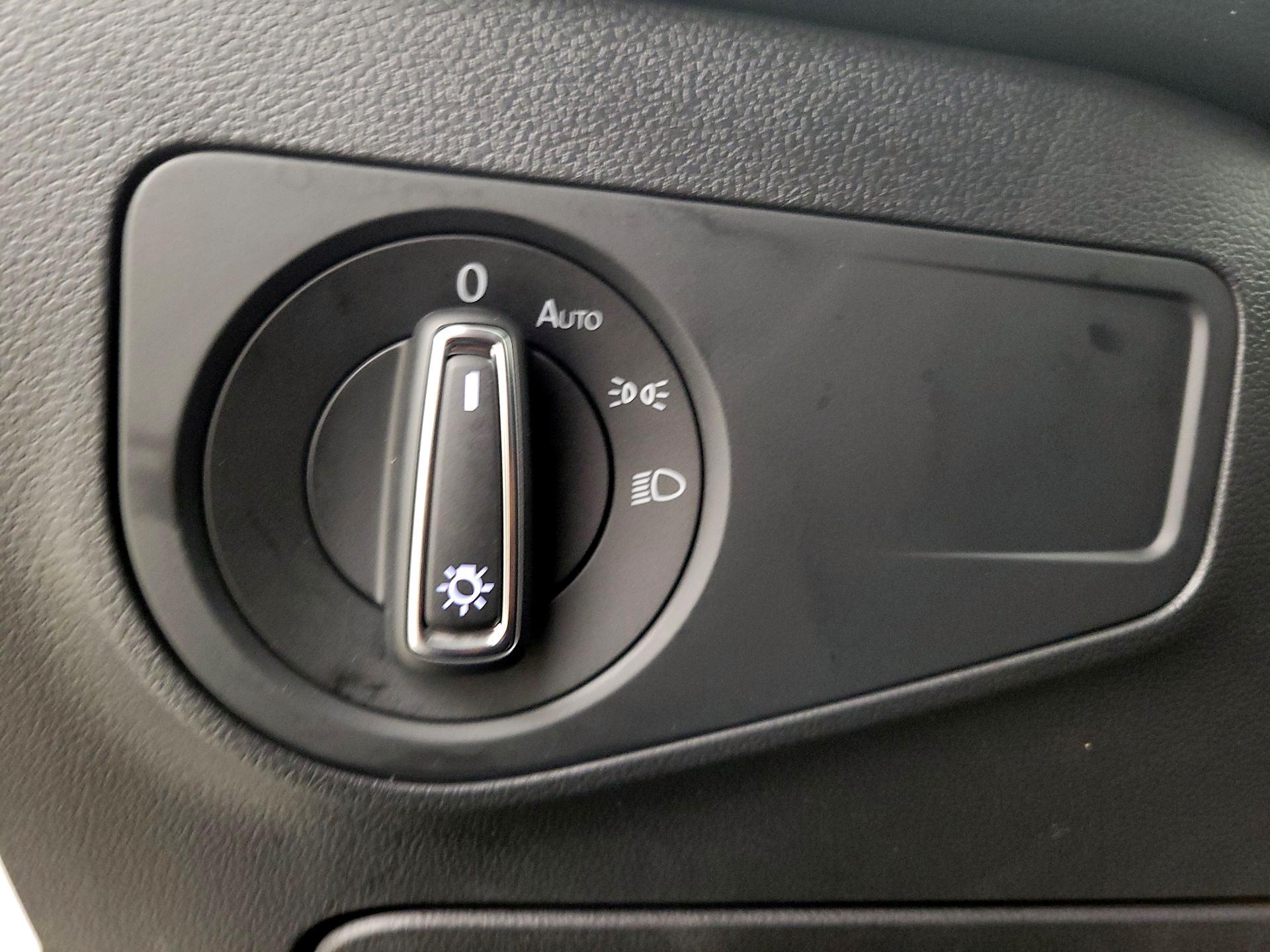 Thumbnail: 2022 Volkswagen Tiguan - 13